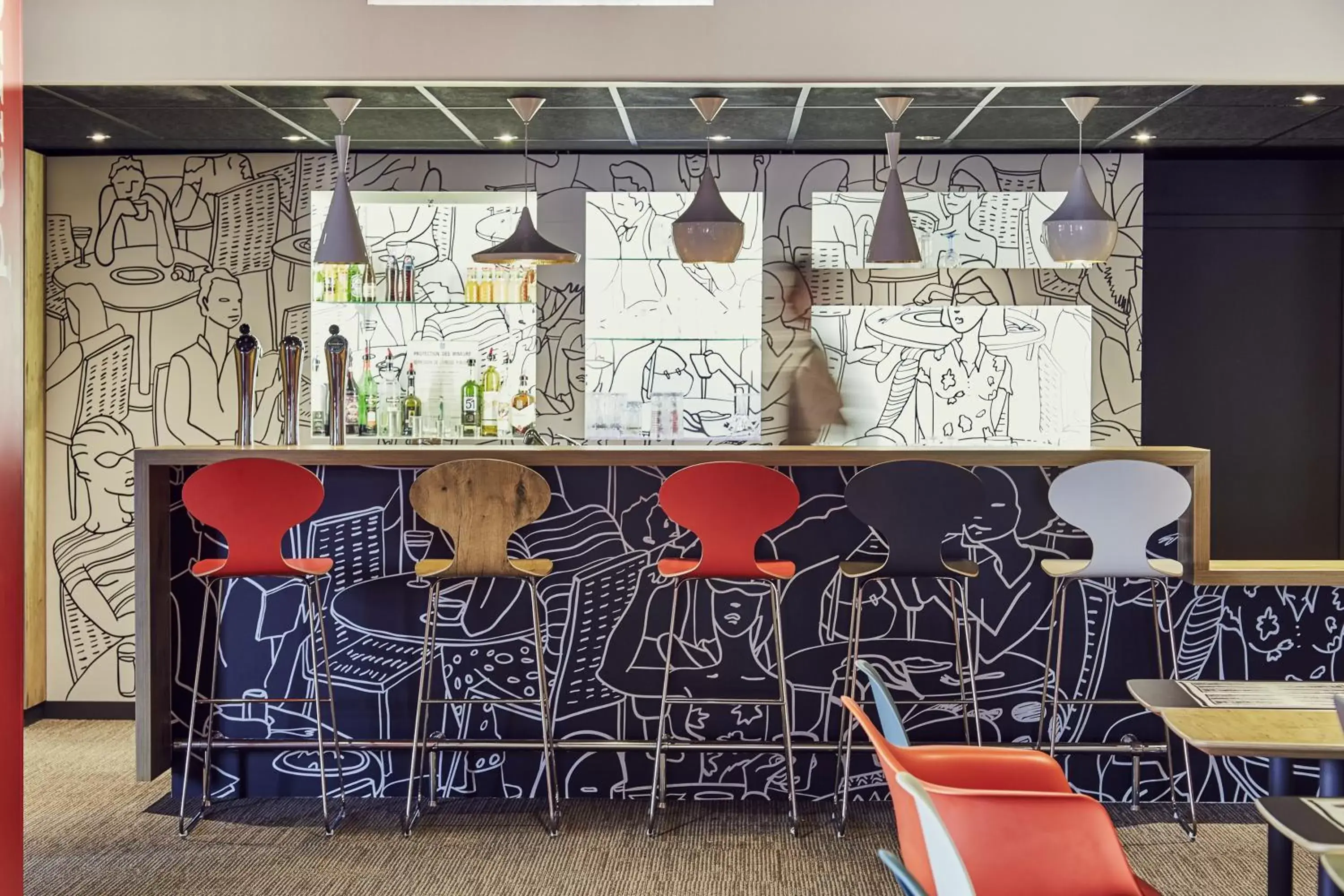 Lounge or bar in ibis Toulon La Valette Lounge or bar in ibis Toulon La Valette