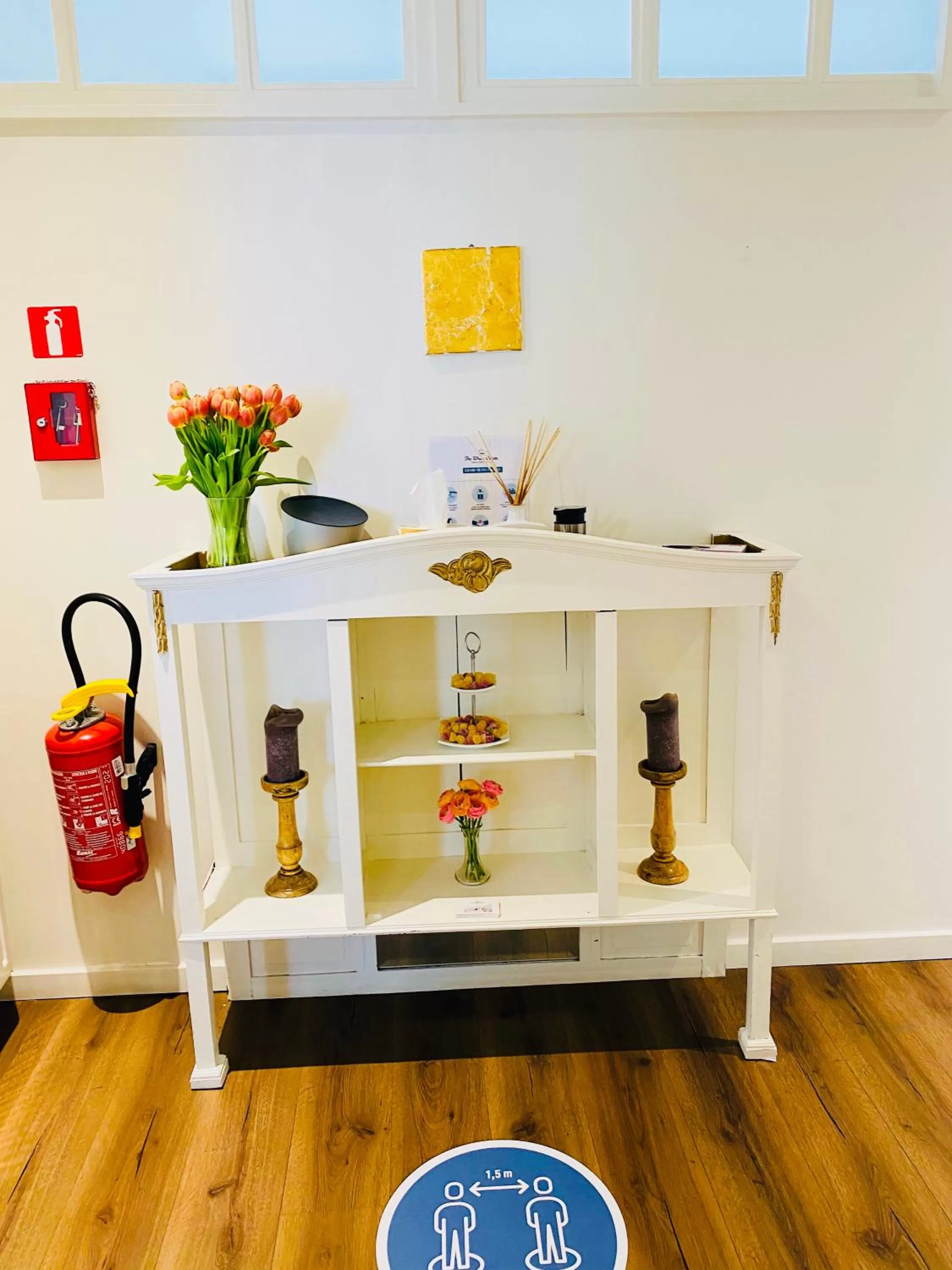 Communal lounge/ TV room in The White Queen B&B