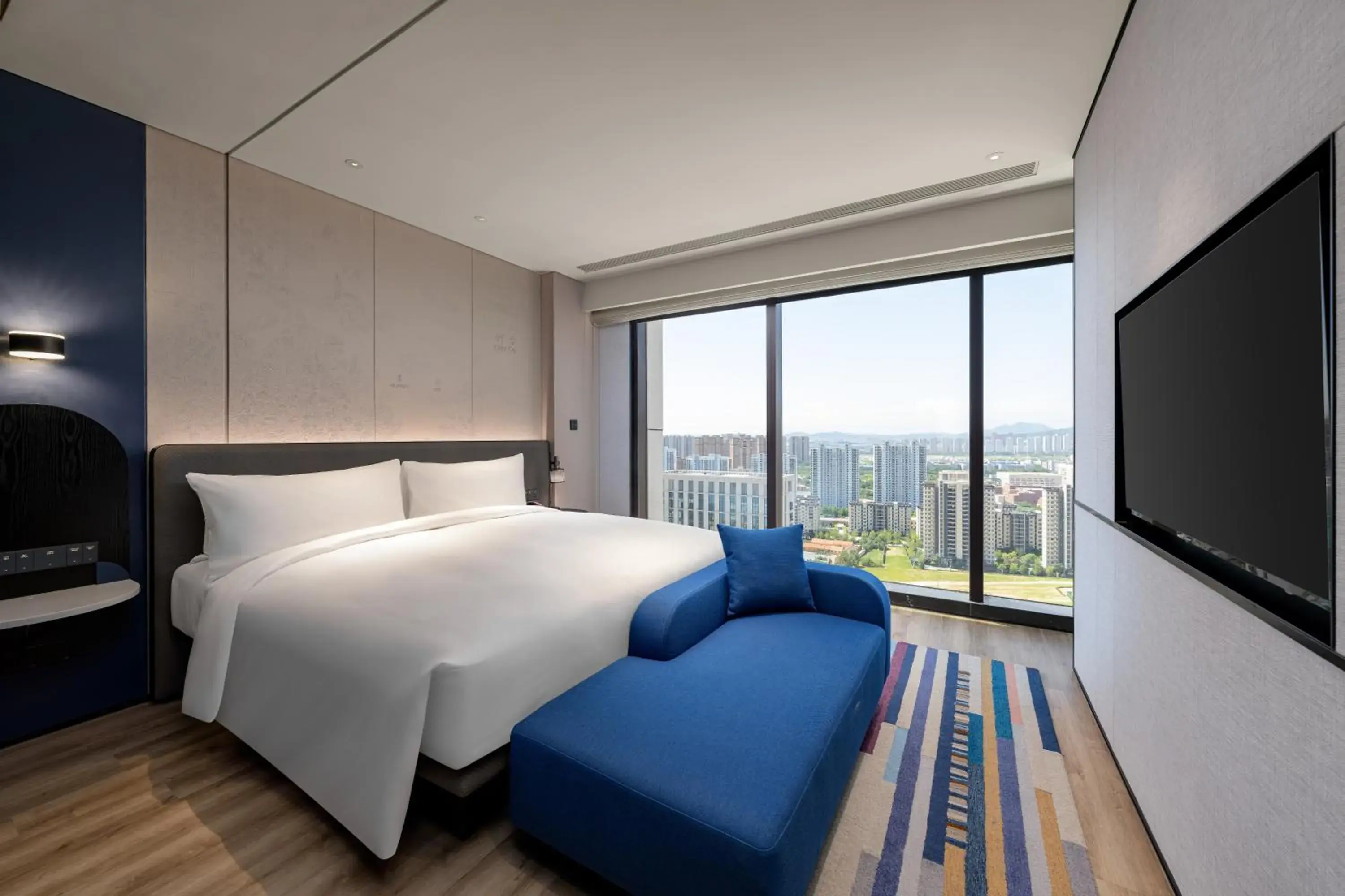 Bedroom, Bed in Aloft Yantai