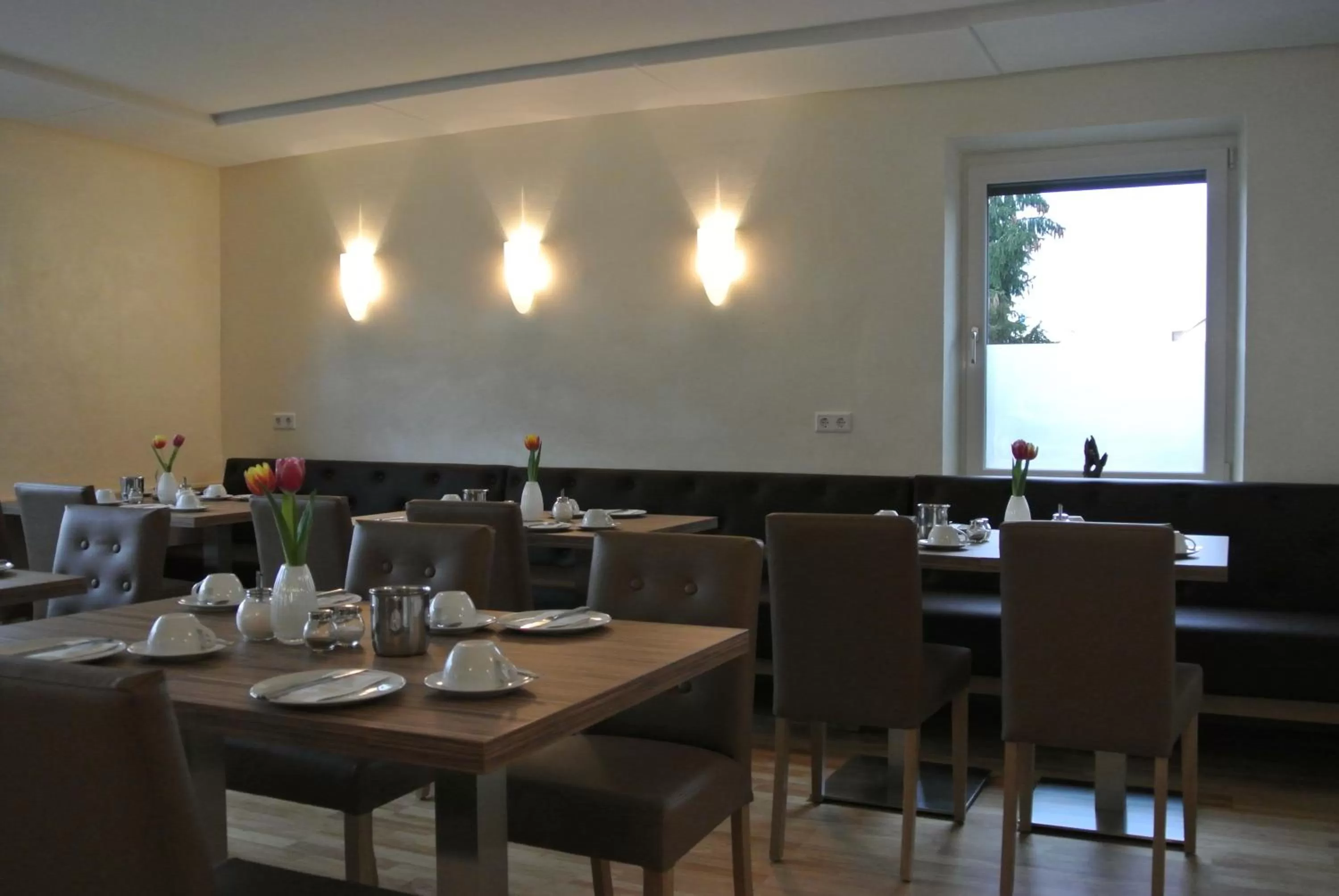 Restaurant/places to eat in Nürnberger Trichter Family-Business Hotel Garni