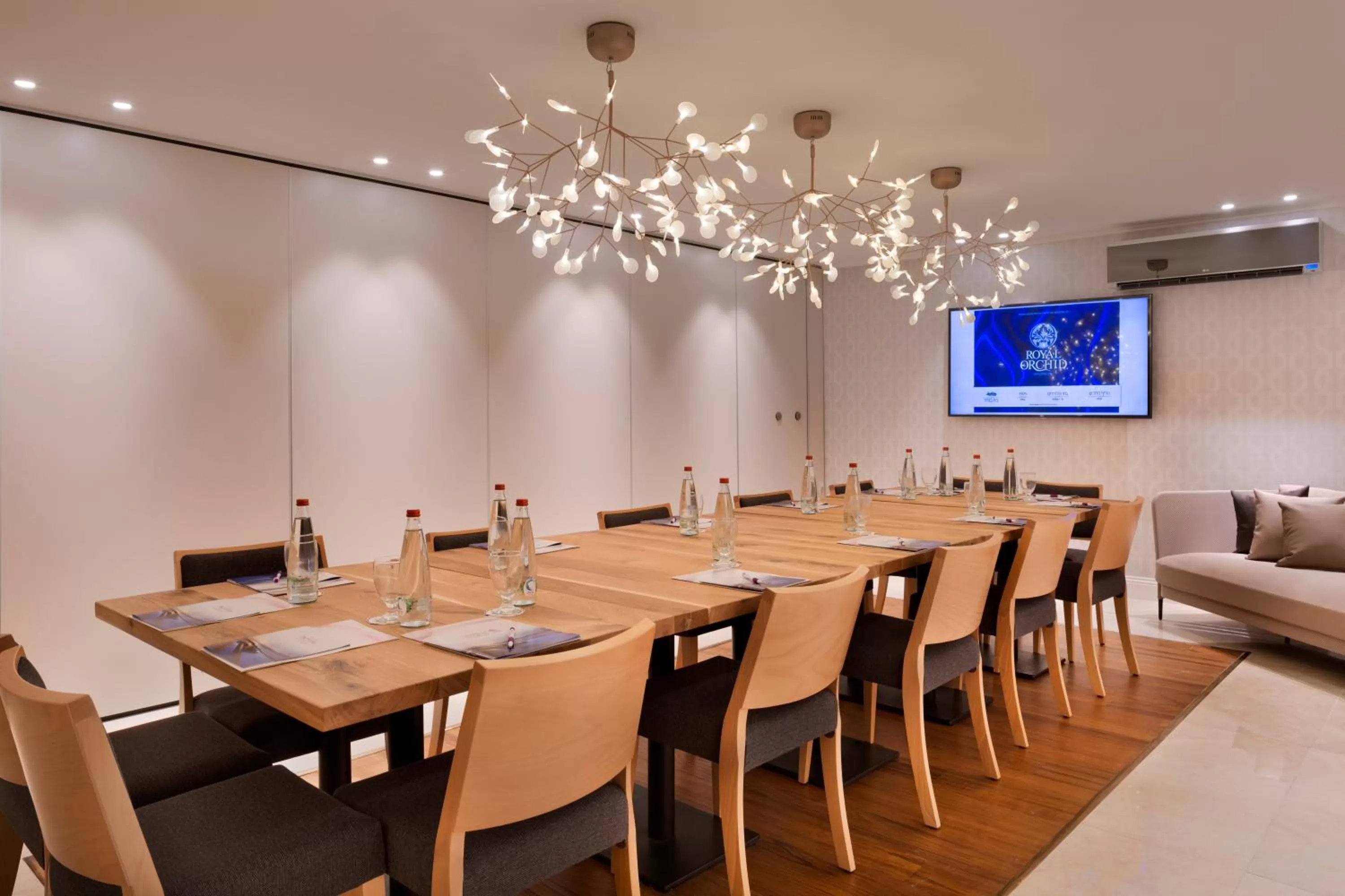 Lobby or reception in Herbert Samuel Okeanos Suites Herzilya