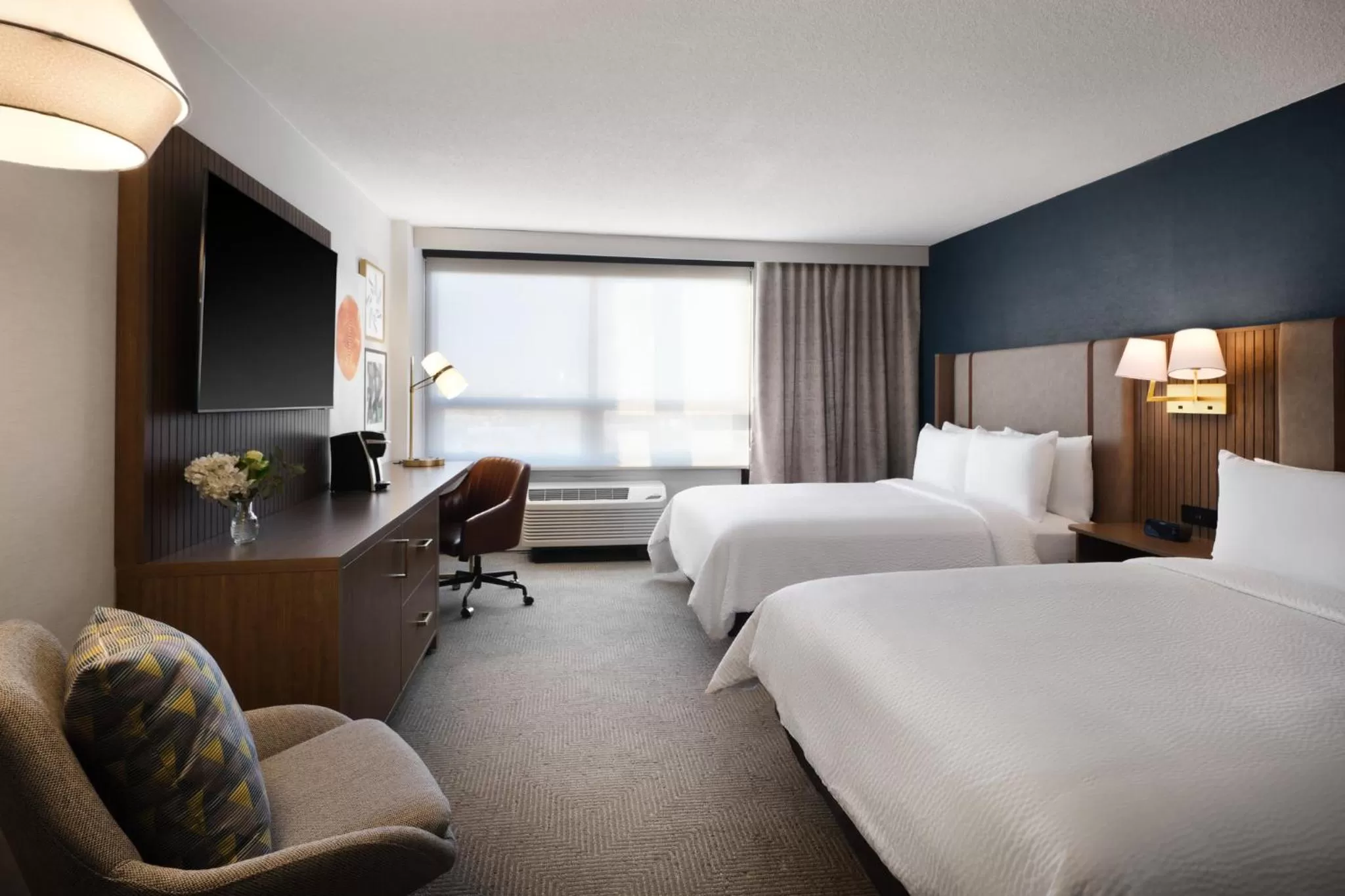 Photo of the whole room, Bed in Holiday Inn Chicago O'Hare - Rosemont by IHG