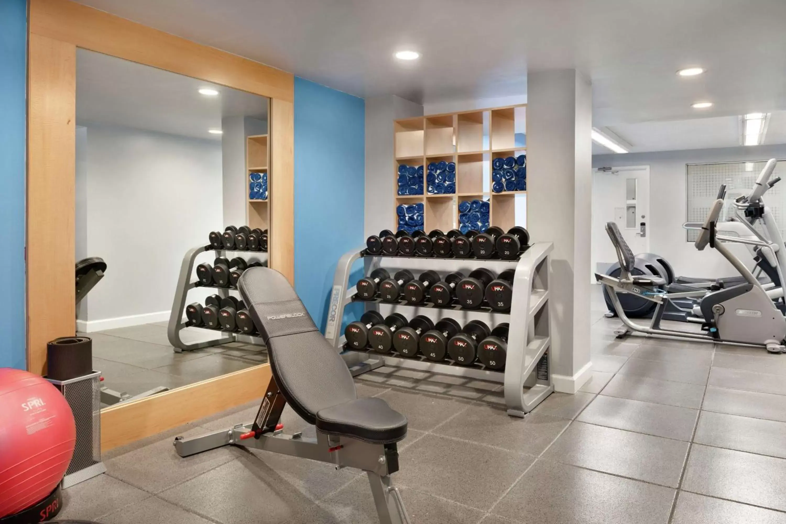 Fitness centre/facilities, Fitness Center/Facilities in Embassy Suites Cincinnati - RiverCenter