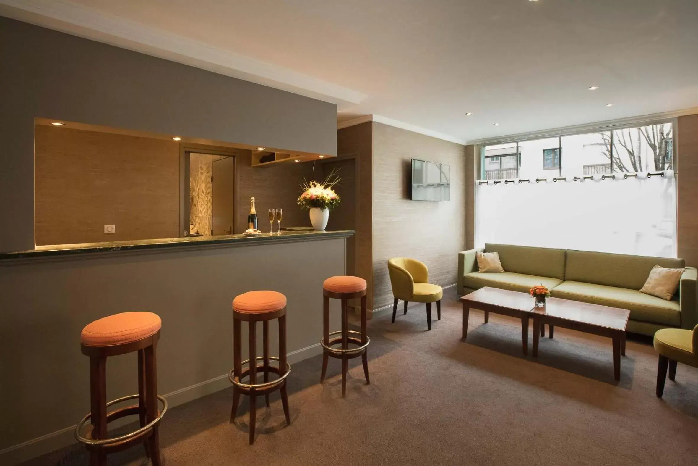 Lounge or bar, Lounge/Bar in Hotel Montbriand Antony - Ancien Alixia