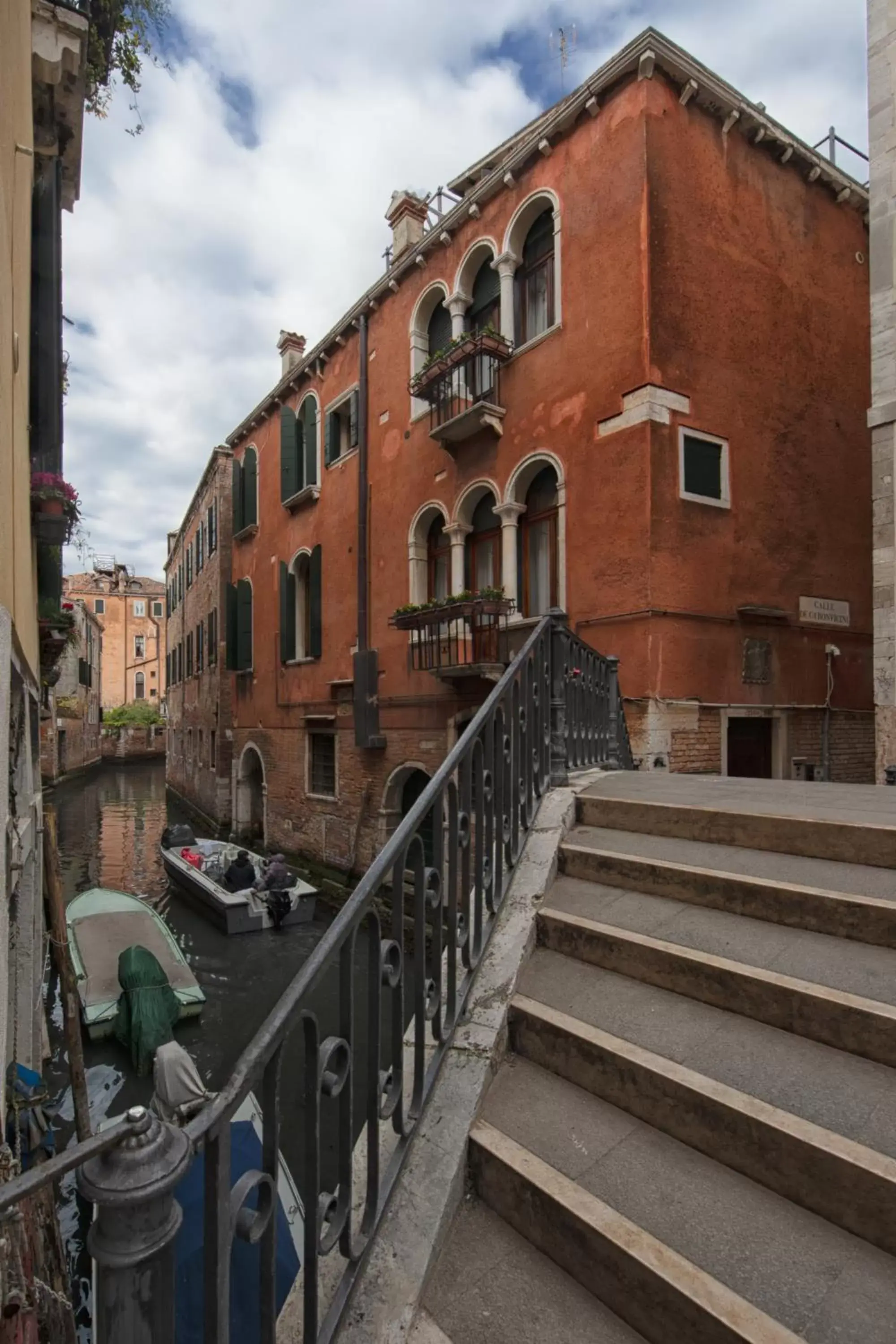 Property Building in San Giacomo Venezia