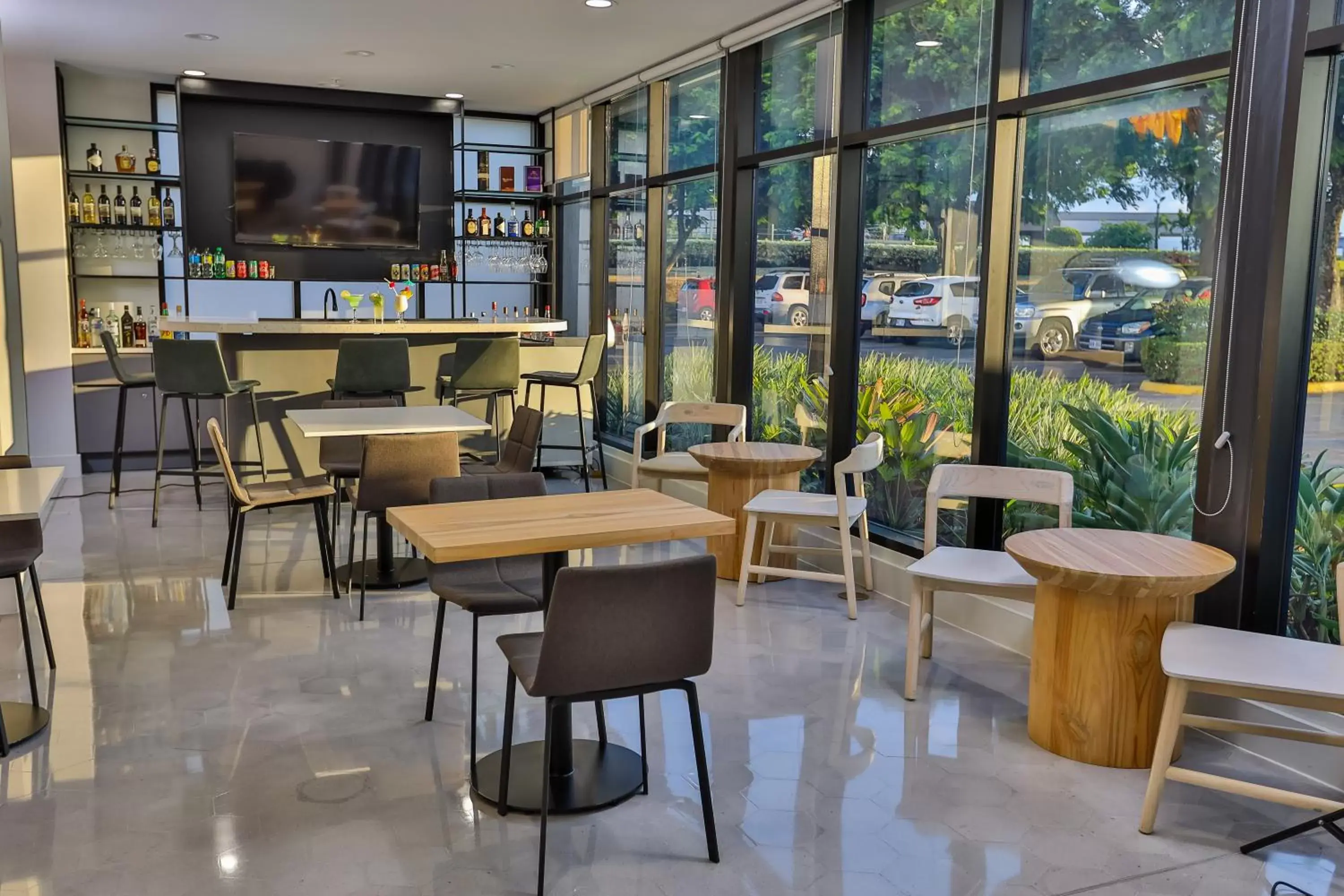 Restaurant/places to eat, Lounge/Bar in Hampton By Hilton San Jose Airport Costa Rica