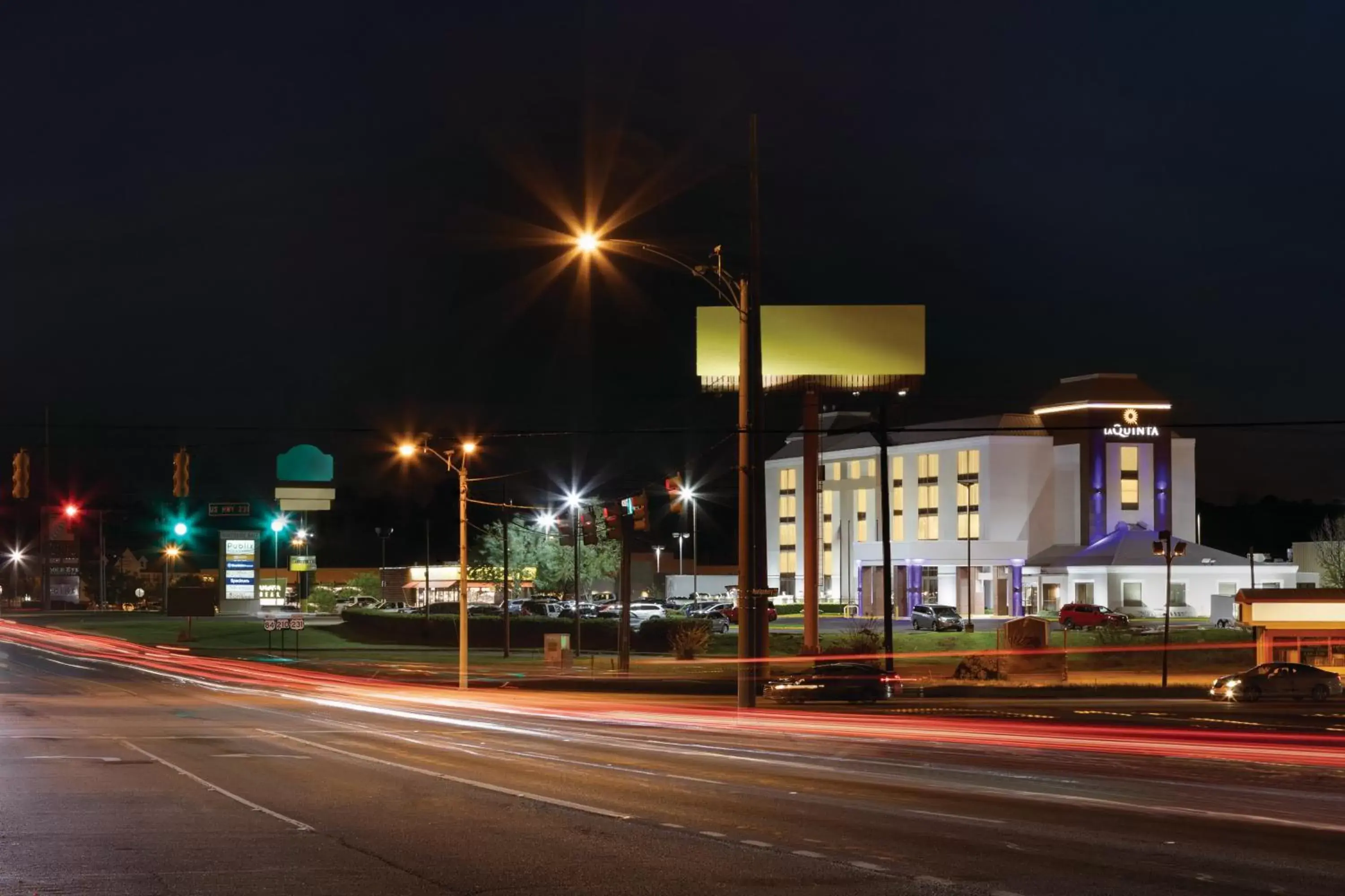 City view in La Quinta Inn & Suites by Wyndham Dothan