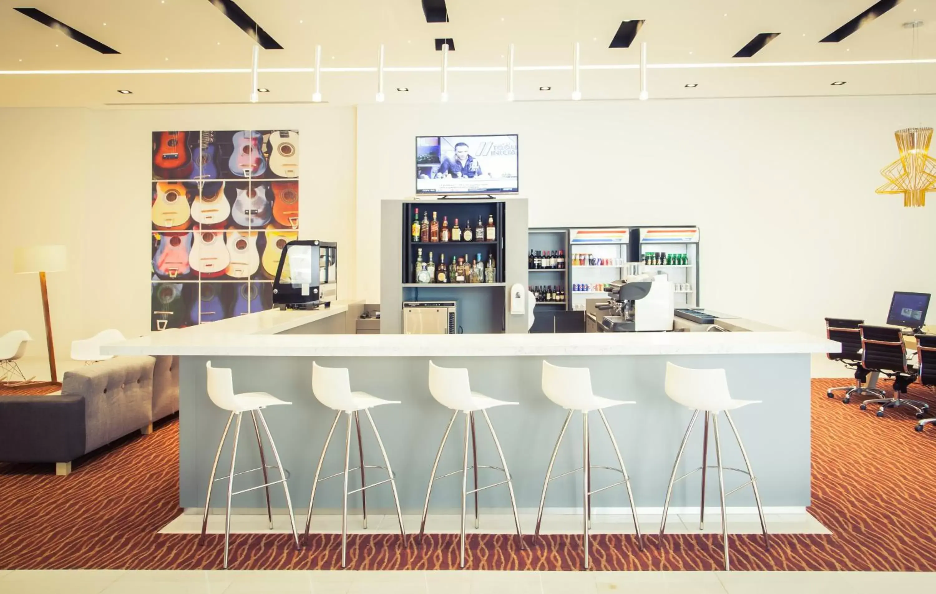 Lobby or reception, Lounge/Bar in Fiesta Inn Plaza Central Aeropuerto