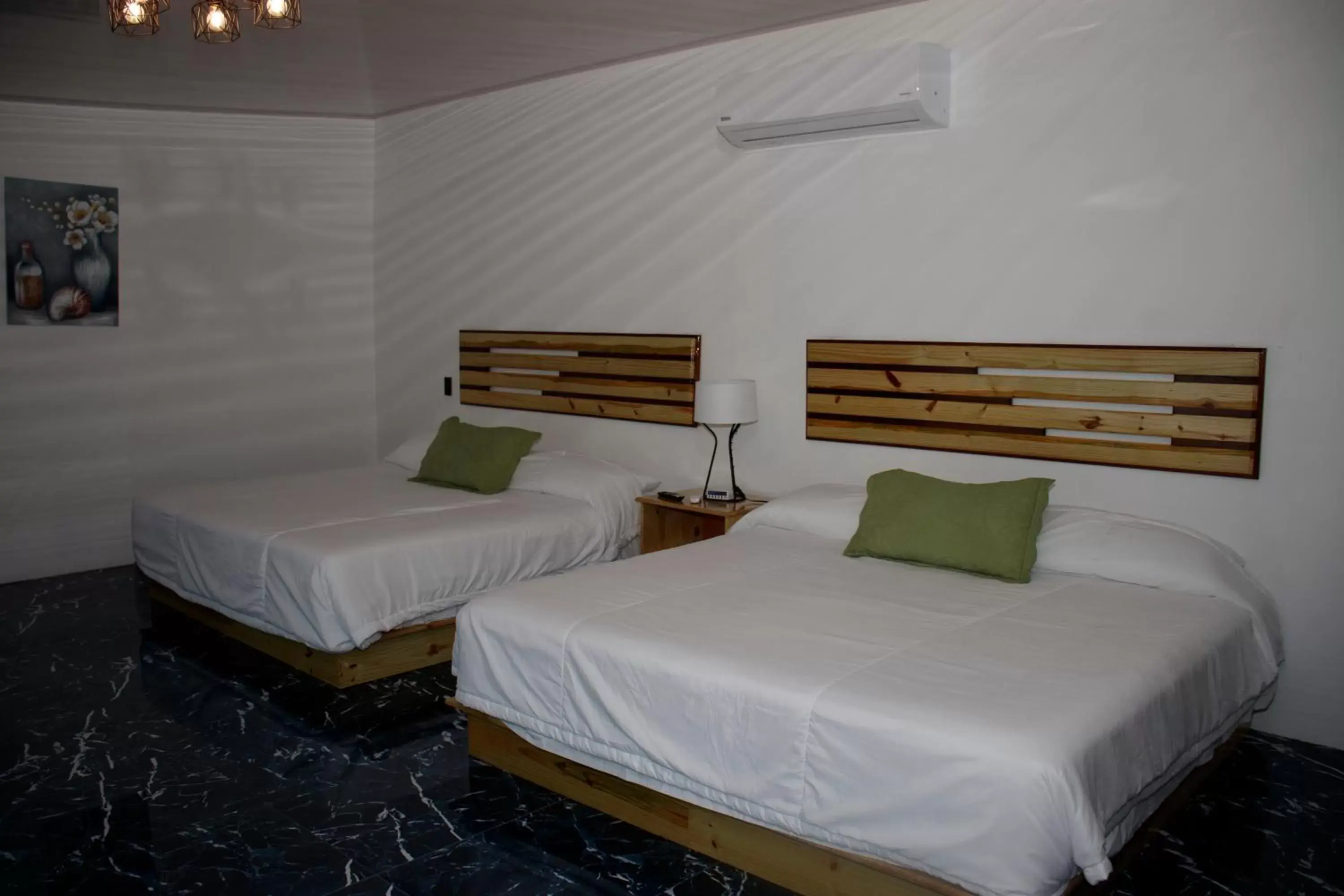 Photo of the whole room, Bed in Hotel Samoa del Sur