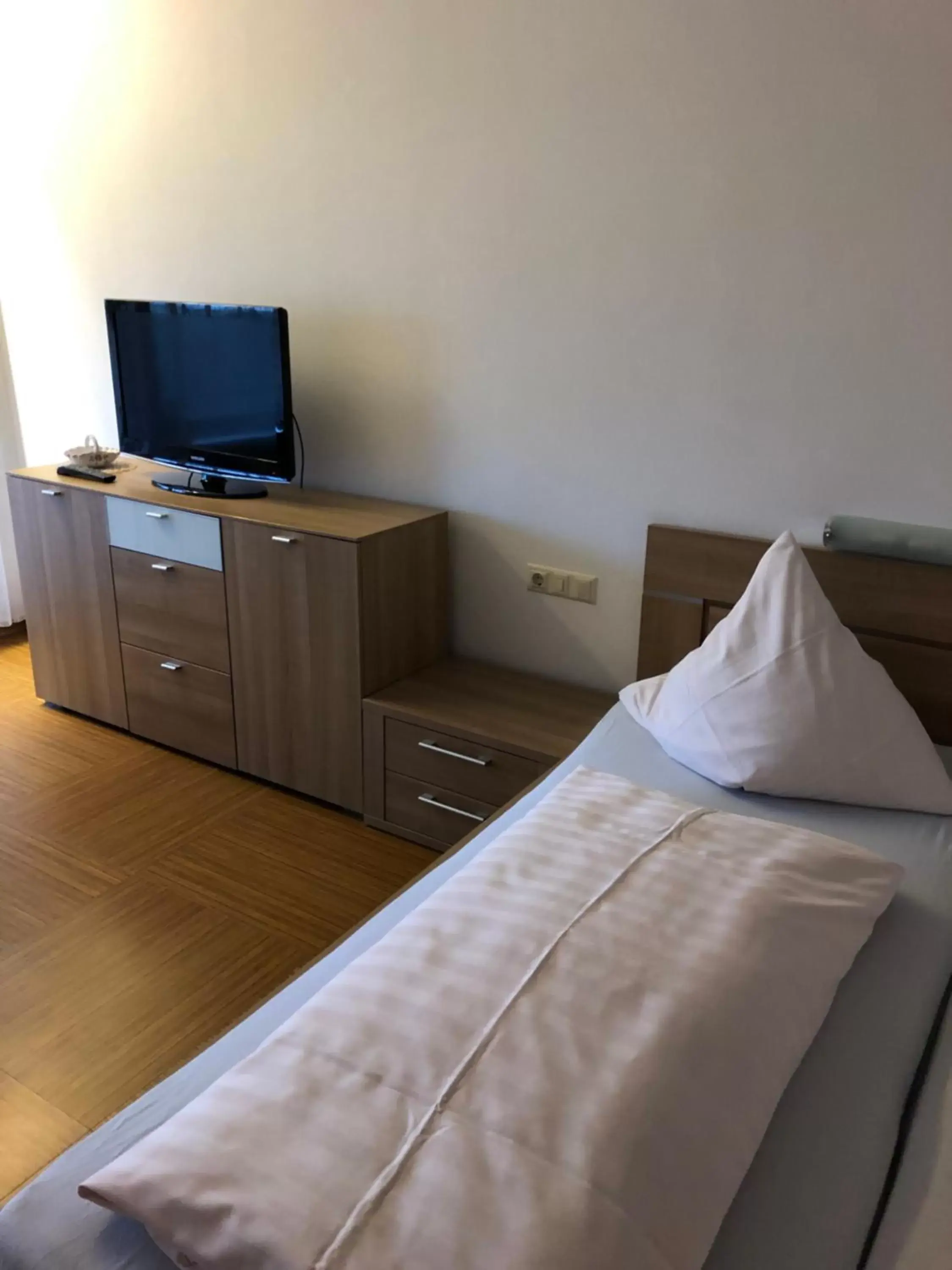 Double Room with Balcony (2 Adults + 1 Child) in Hotel Cafe Waldeck Double Room with Balcony (2 Adults + 1 Child) in Hotel Cafe Waldeck