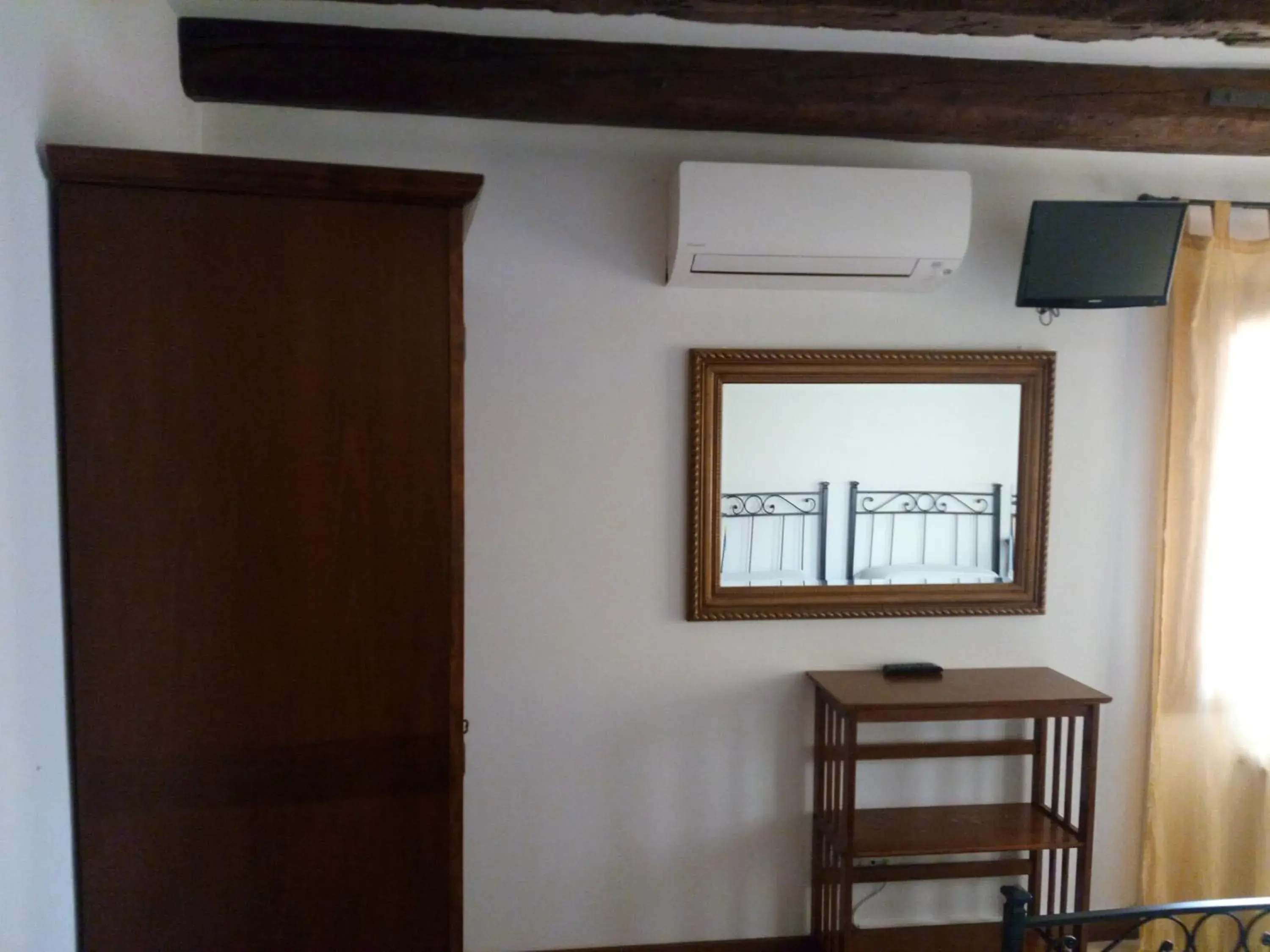 Bedroom, TV/Entertainment Center in Sweet Venice - locazione turistica - apartment