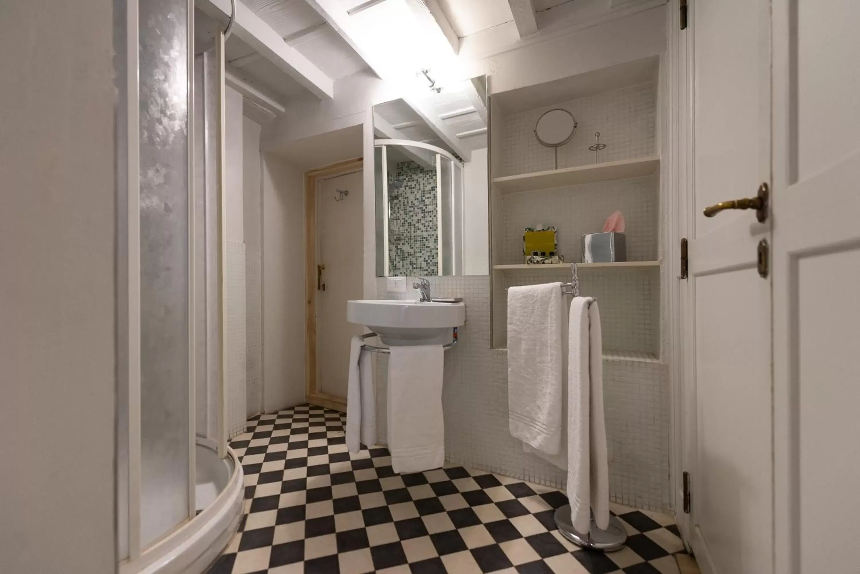 Shower, Bathroom in Corte Dei Neri