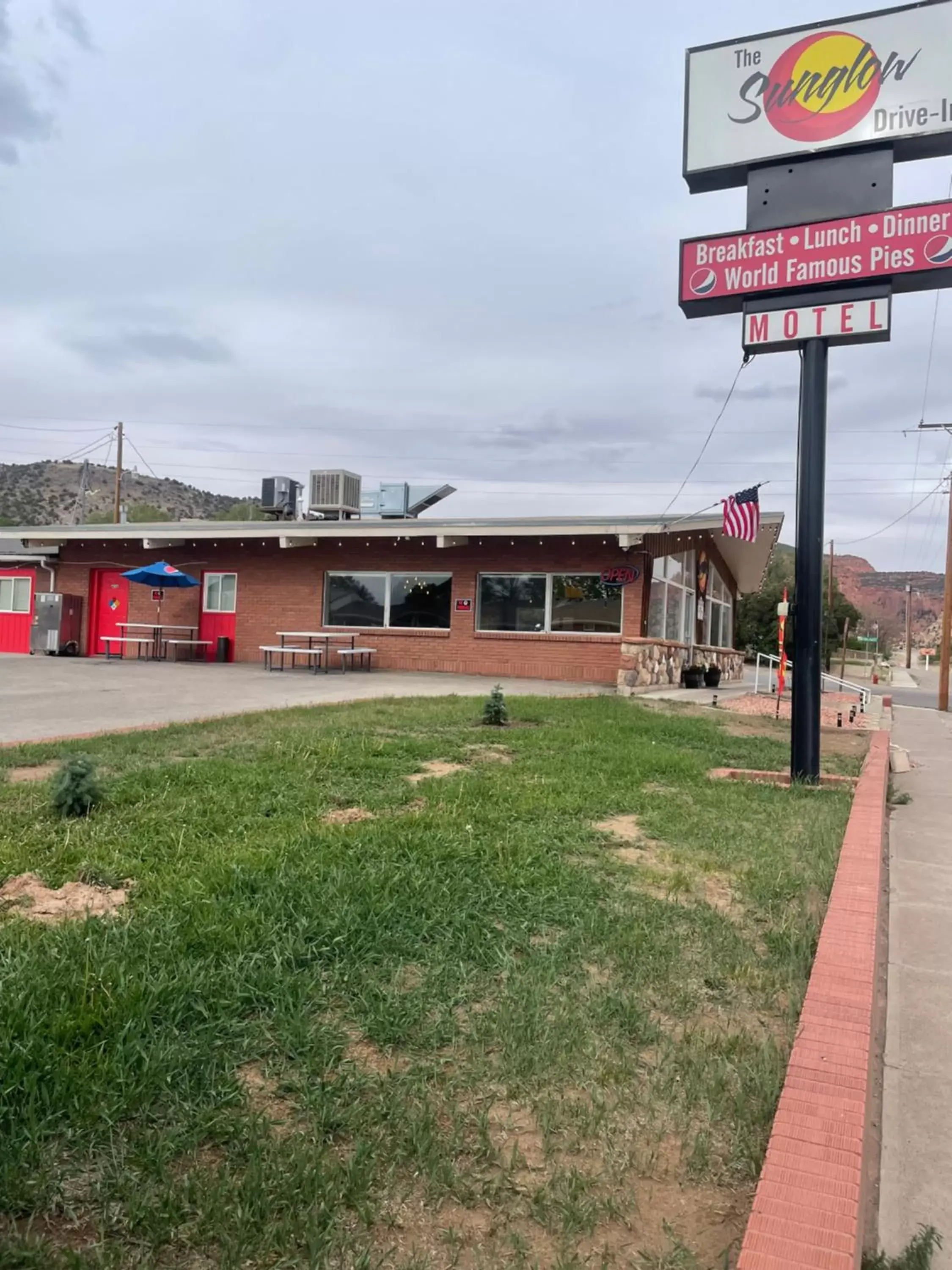 Property Building in Sunglow Motel