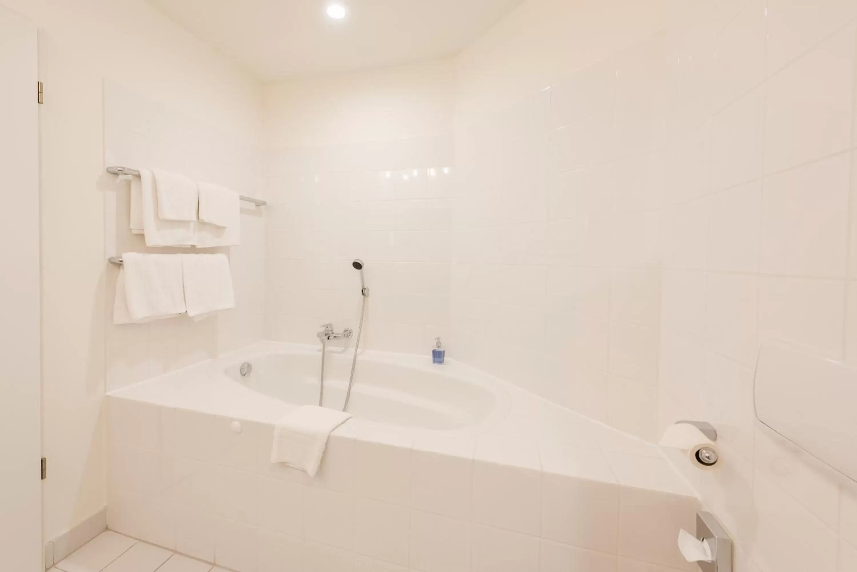 Bath, Bathroom in Hotel Alte Werft