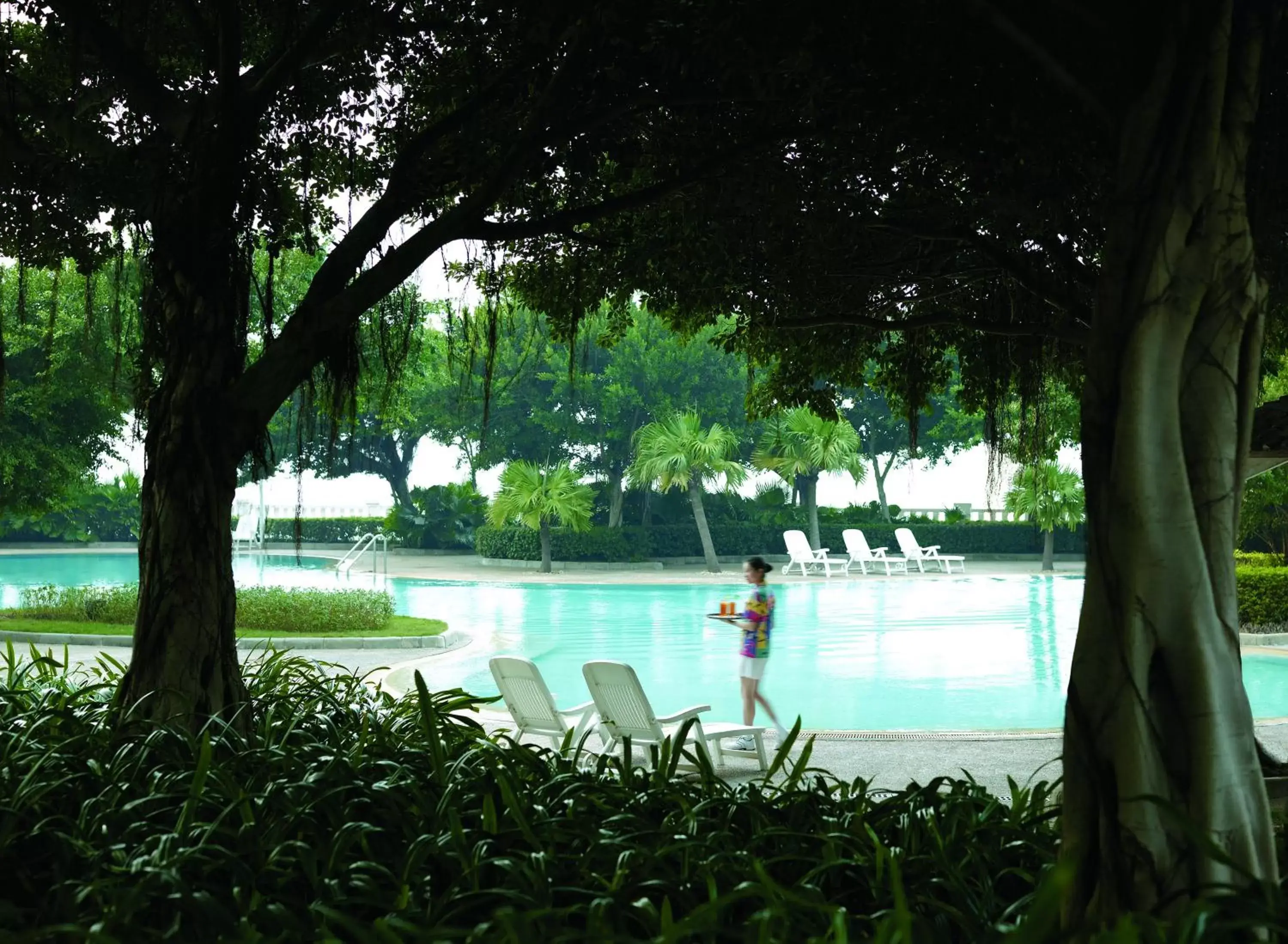 Swimming Pool in Shangri-La Beihai