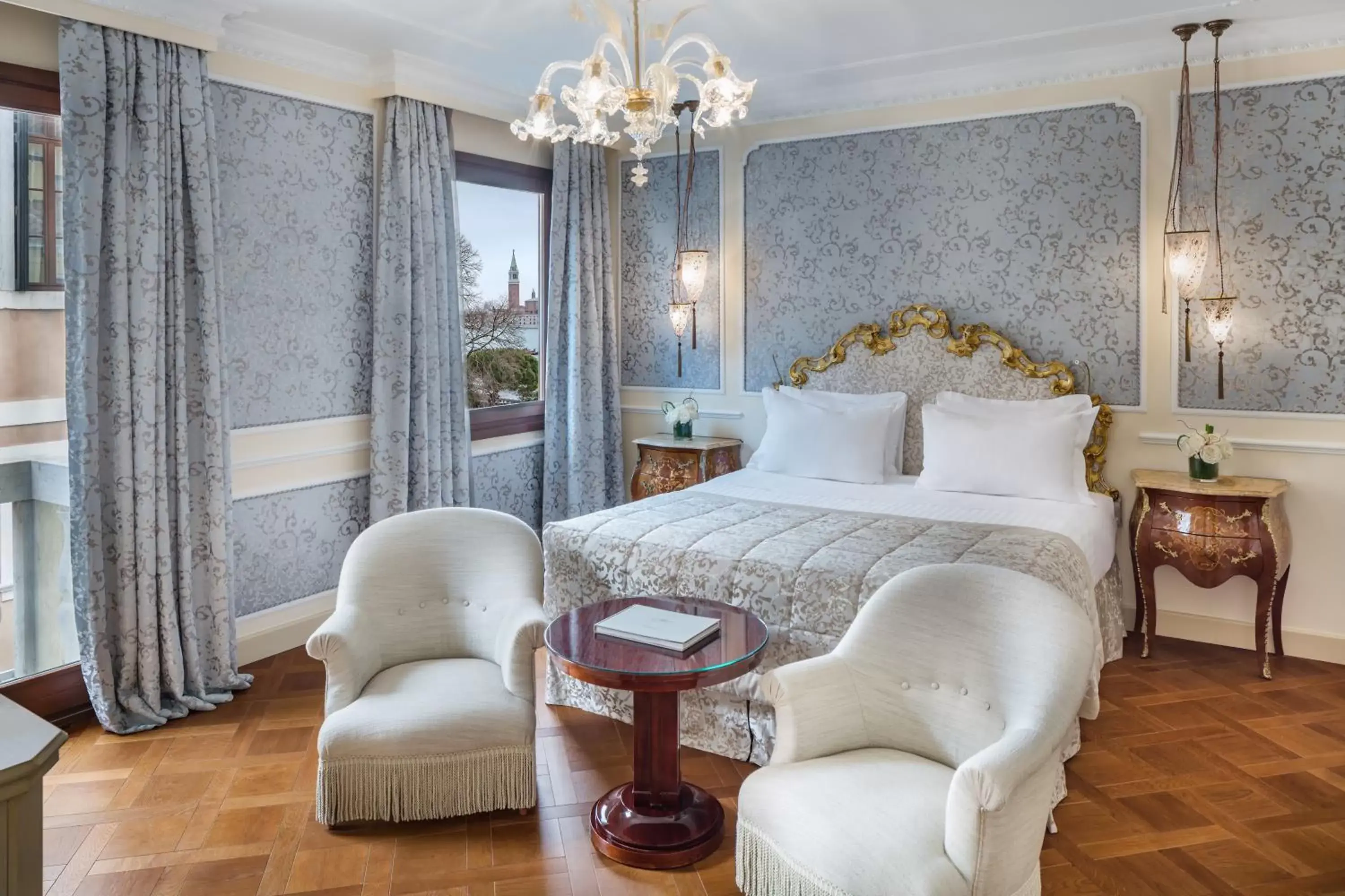 Photo of the whole room, Bed in Baglioni Hotel Luna - The Leading Hotels of the World
