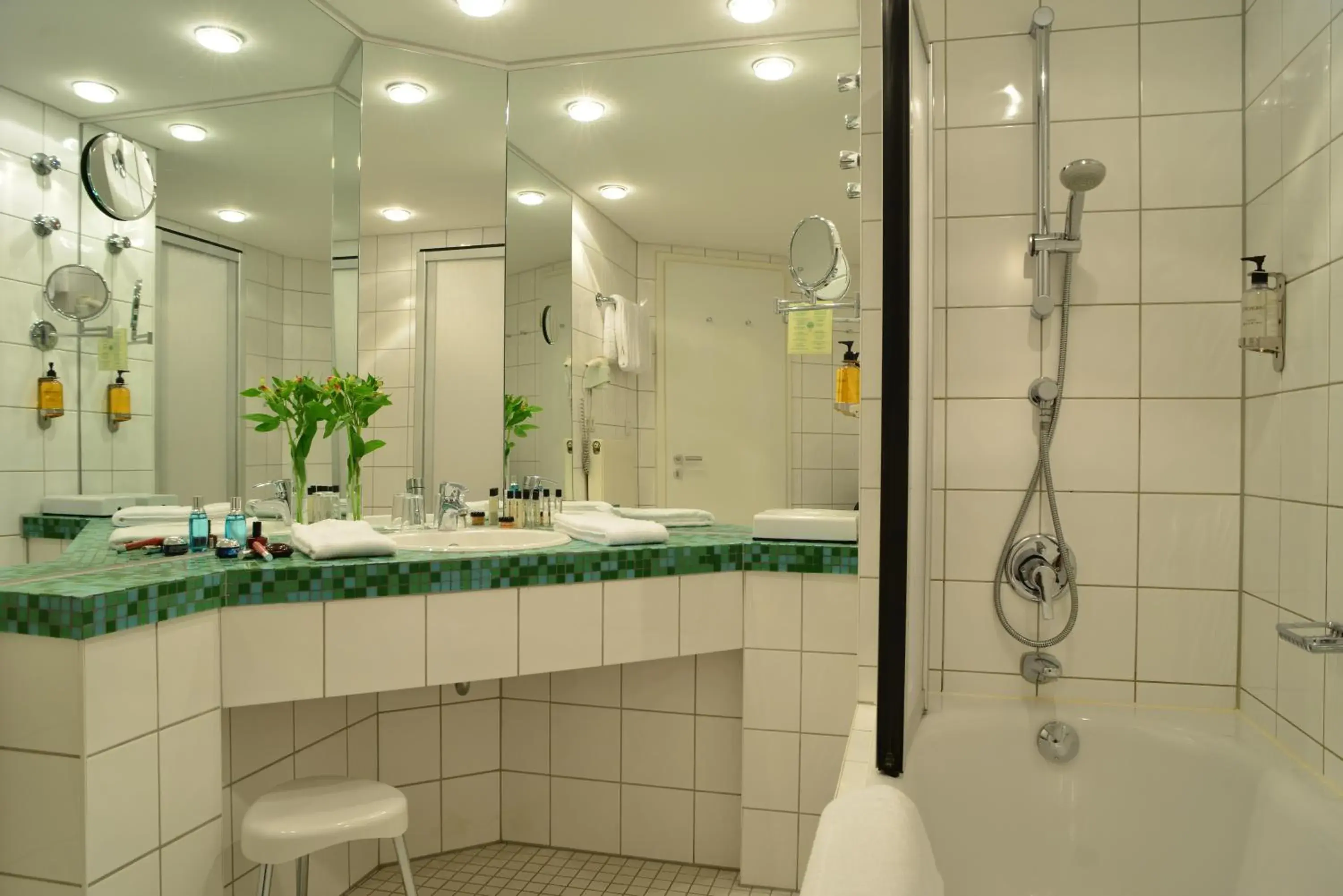 Bathroom in Hotel Domicil Berlin by Golden Tulip