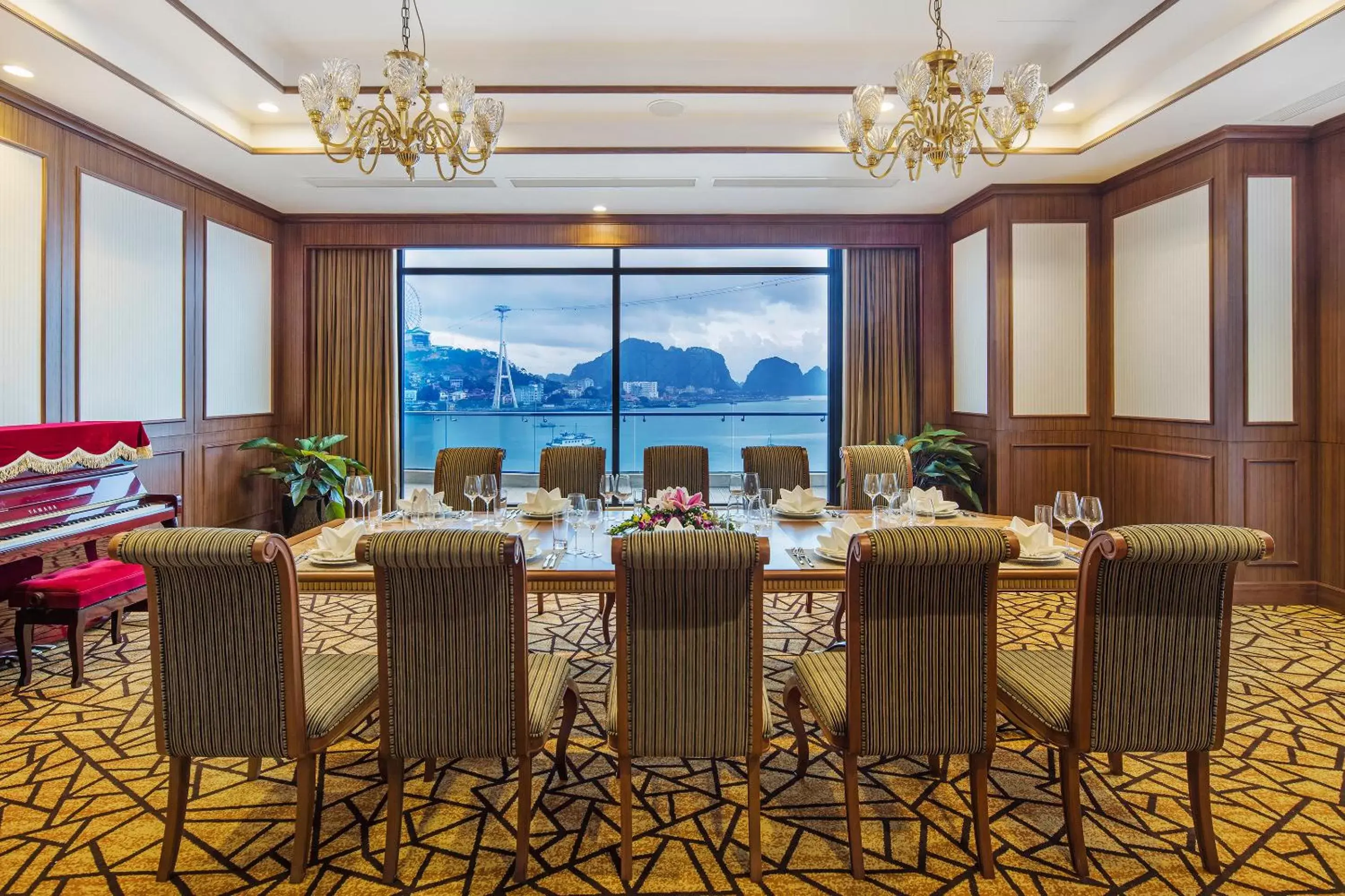Restaurant/places to eat, Banquet Facilities in Wyndham Legend Halong