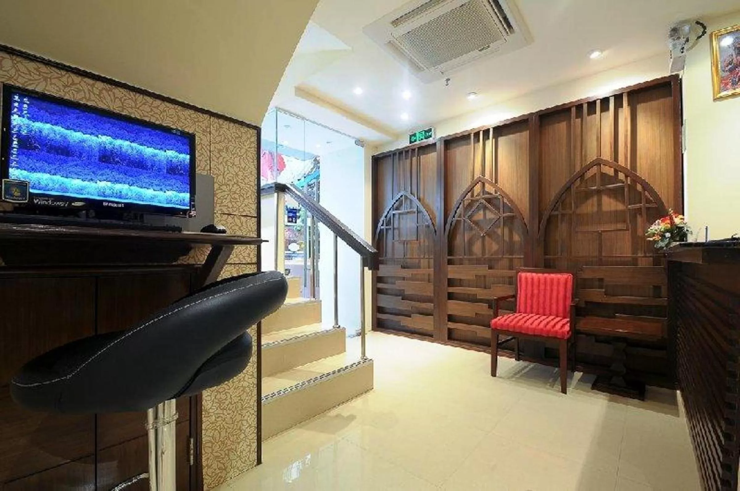 Lobby or reception in Royal Express Inn