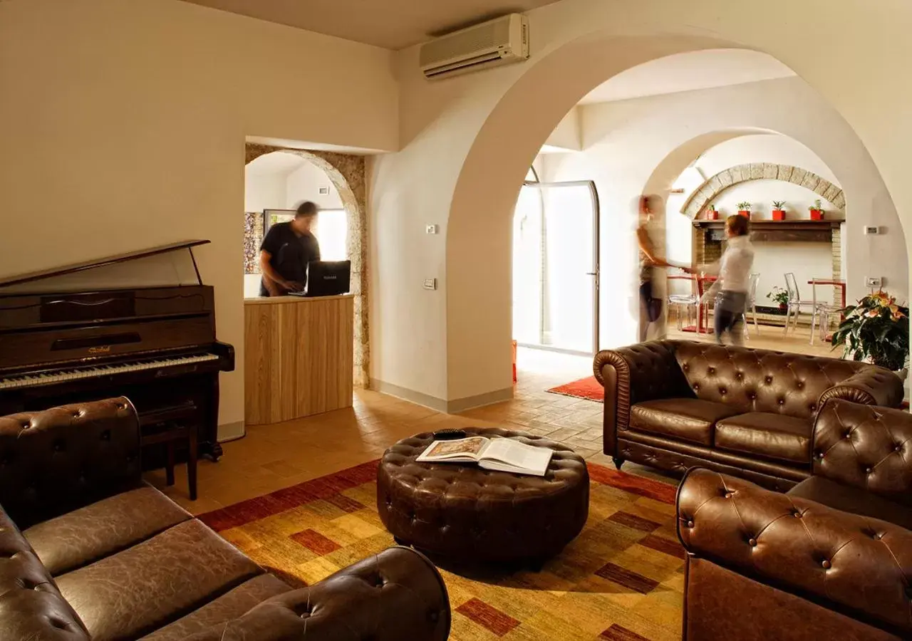 Lobby or reception, Seating Area in Hotel Sorella Luna