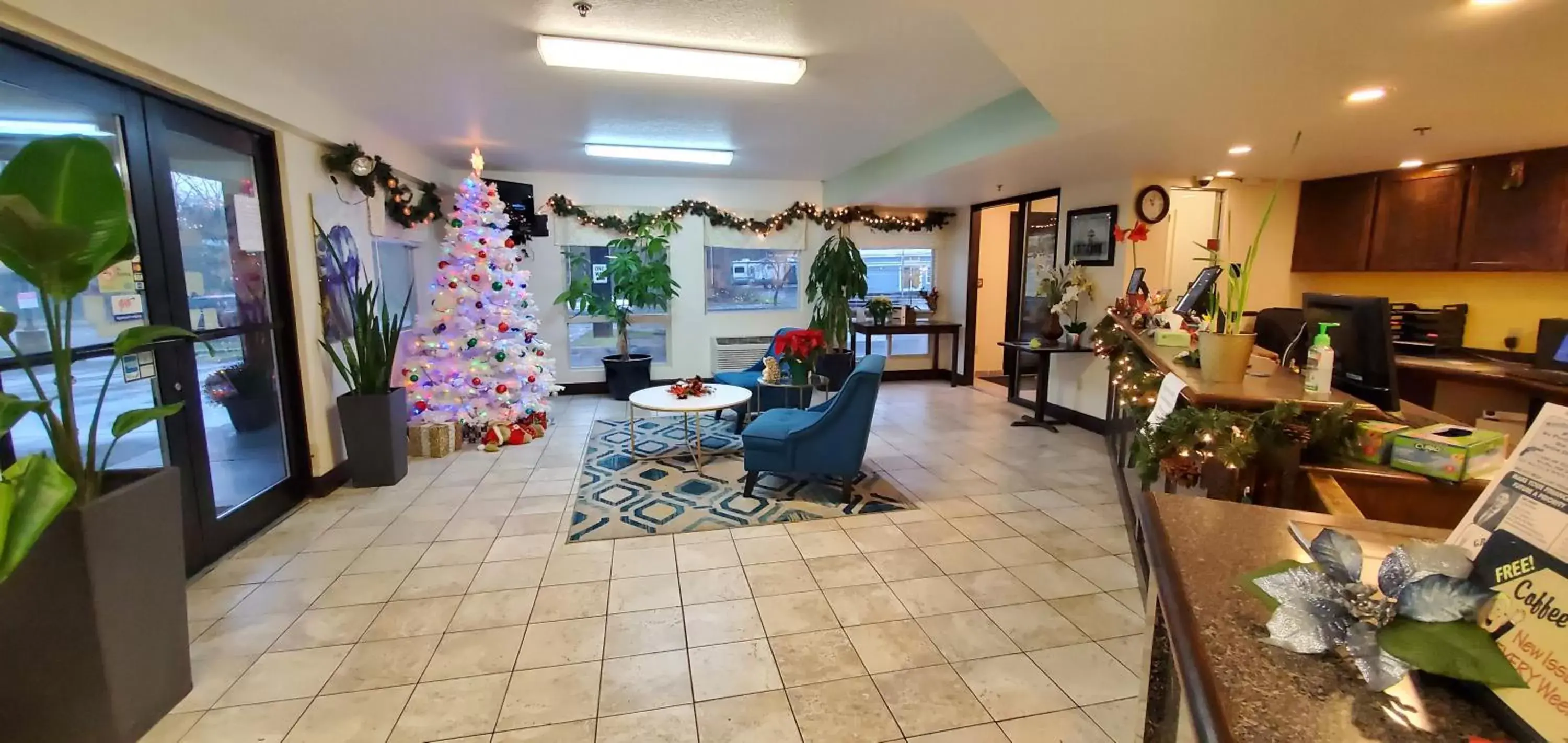 Lobby or reception in Olympic Inn & Suites Port Angeles