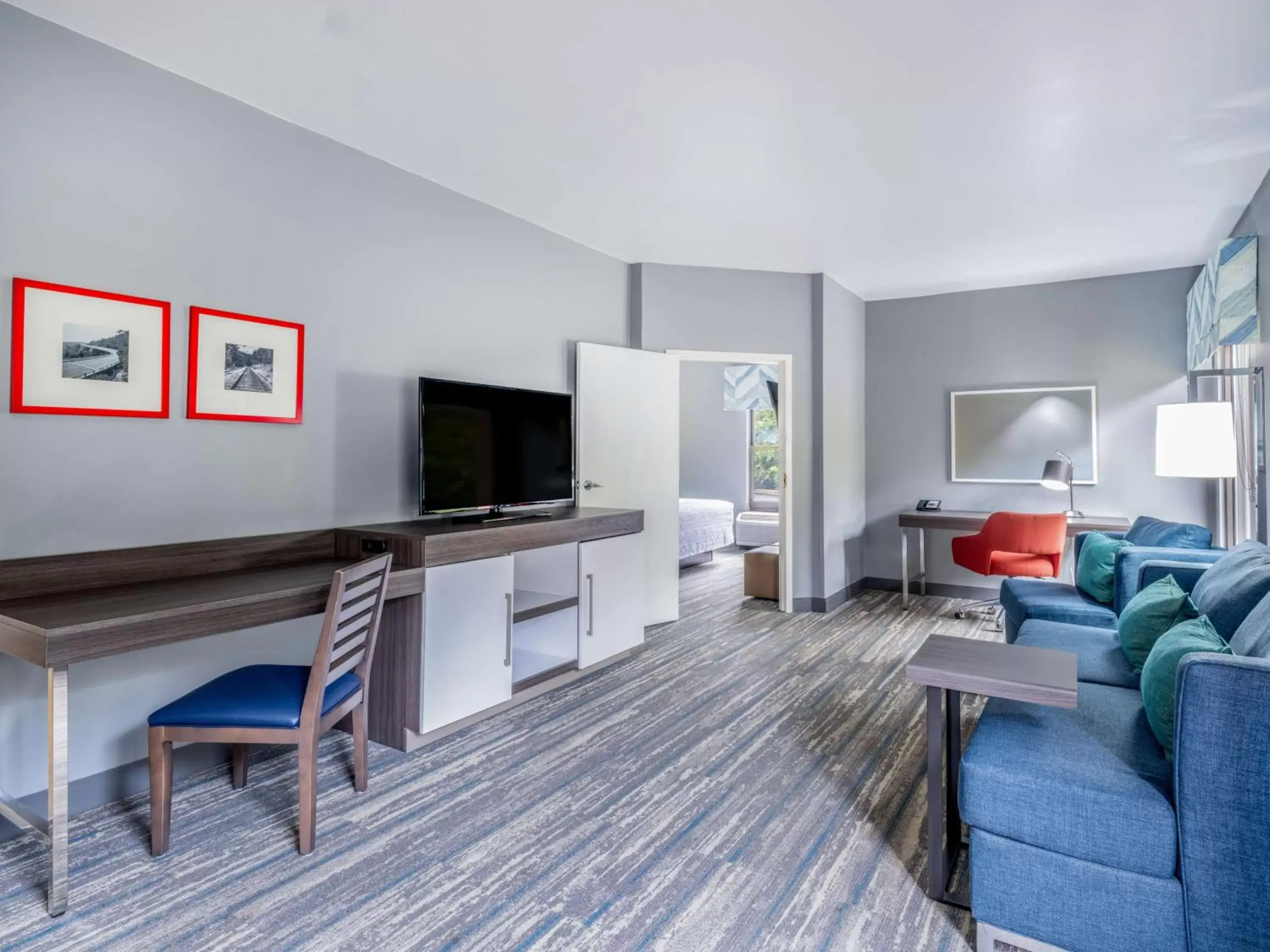 Bedroom, Seating Area in Hampton Inn By Hilton Sanford