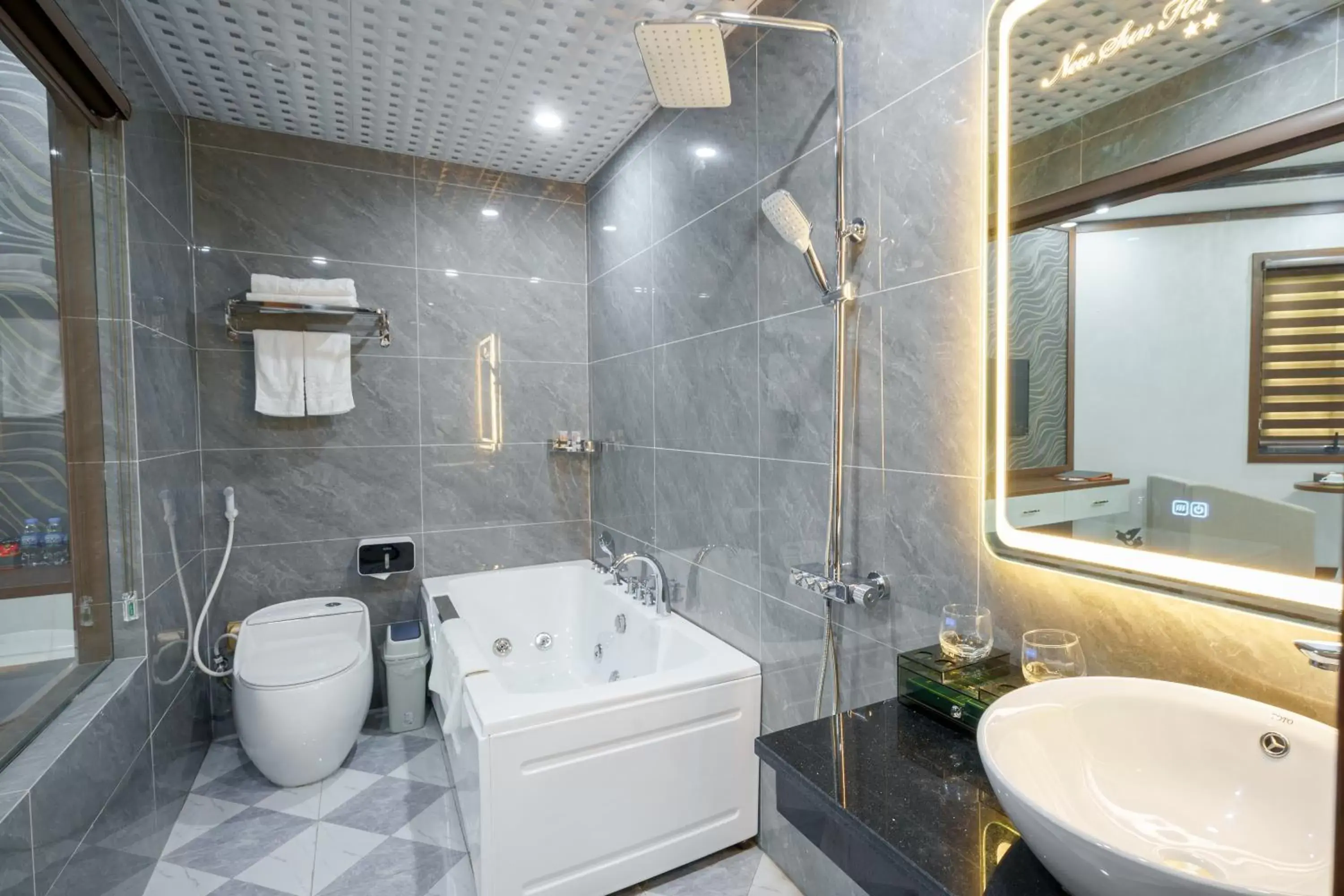 Bathroom in Sunland Halong Hotel and Restaurant Bathroom in Sunland Halong Hotel and Restaurant