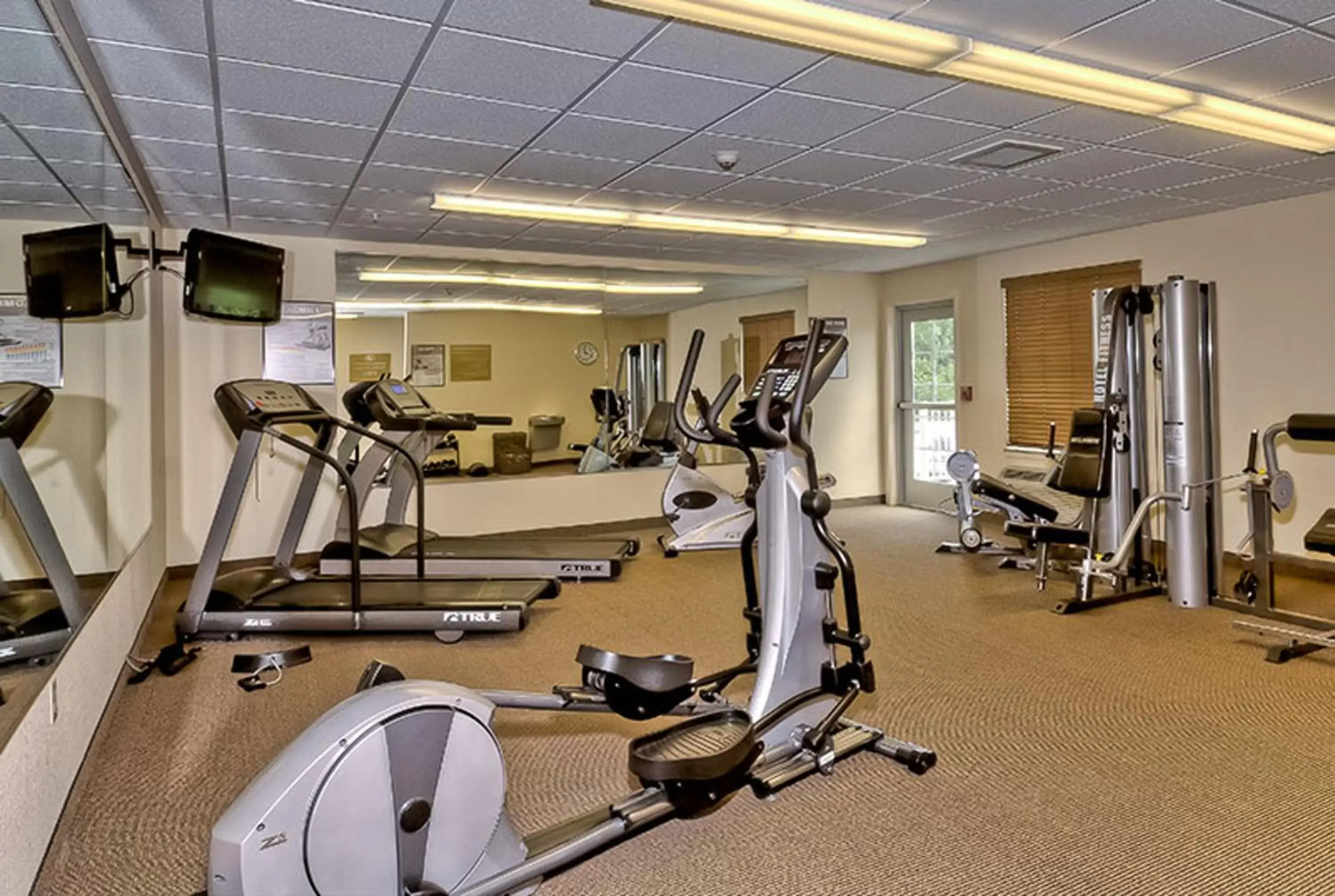 Fitness centre/facilities, Fitness Center/Facilities in Candlewood Suites Burlington, an IHG Hotel