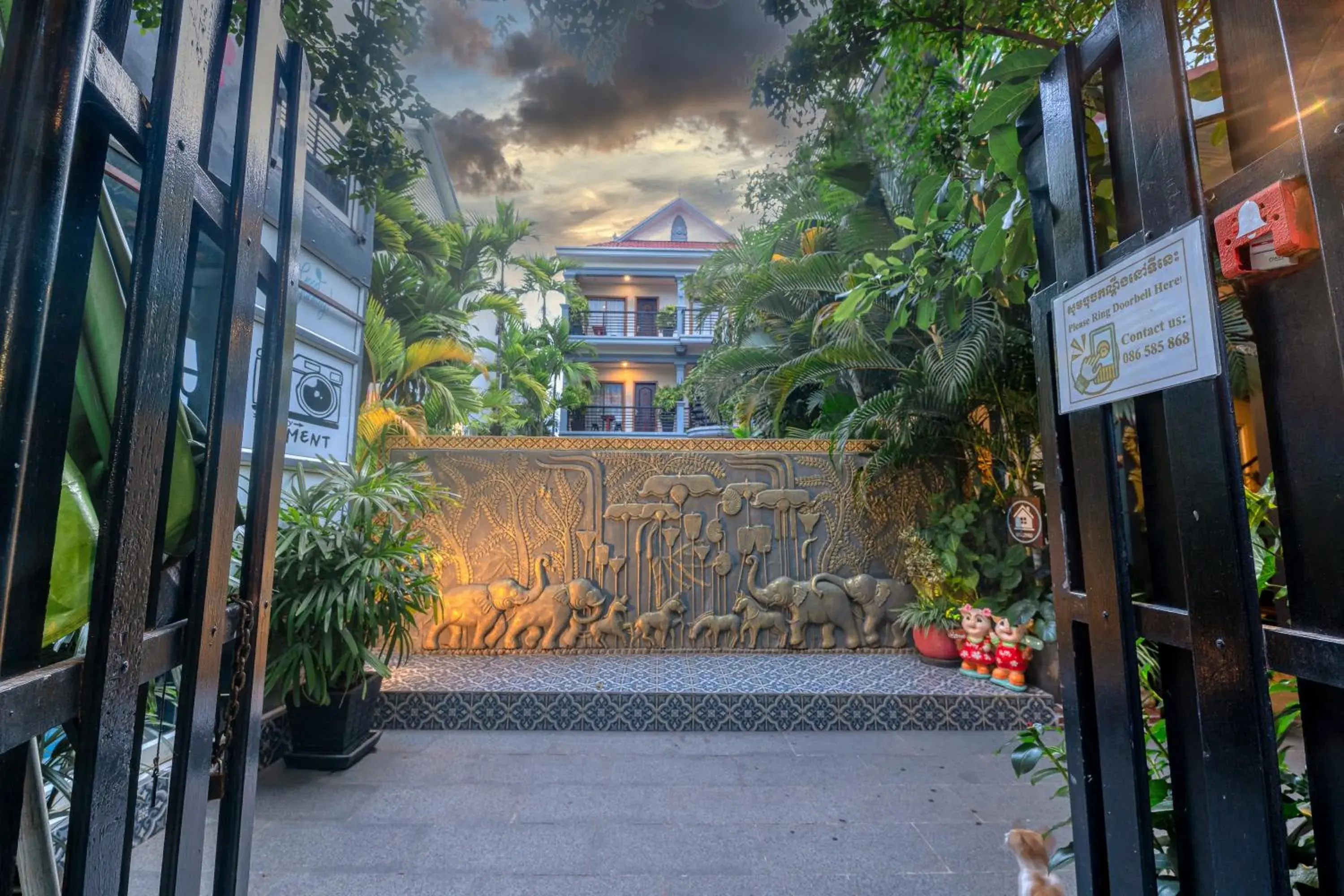 Facade/entrance in Asanak D'Angkor Boutique Hotel