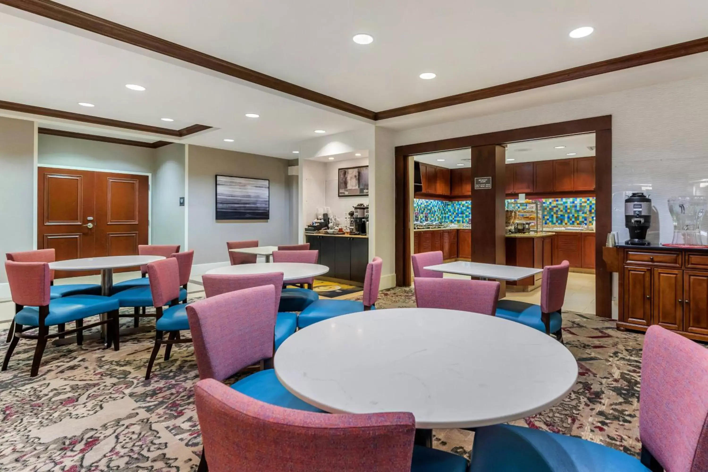 Breakfast, Restaurant/Places to Eat in Residence Inn Columbus