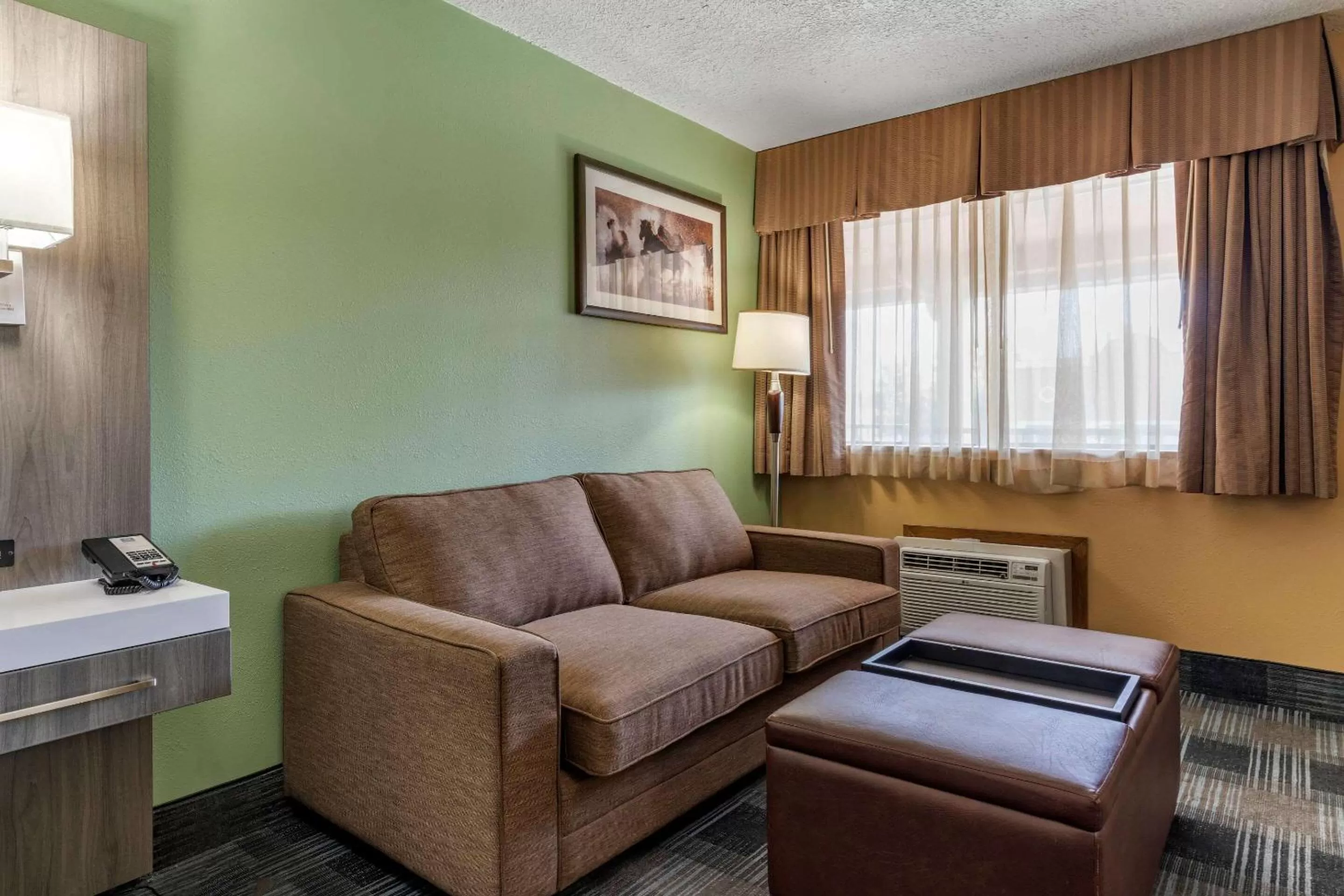 Bedroom in Quality Inn