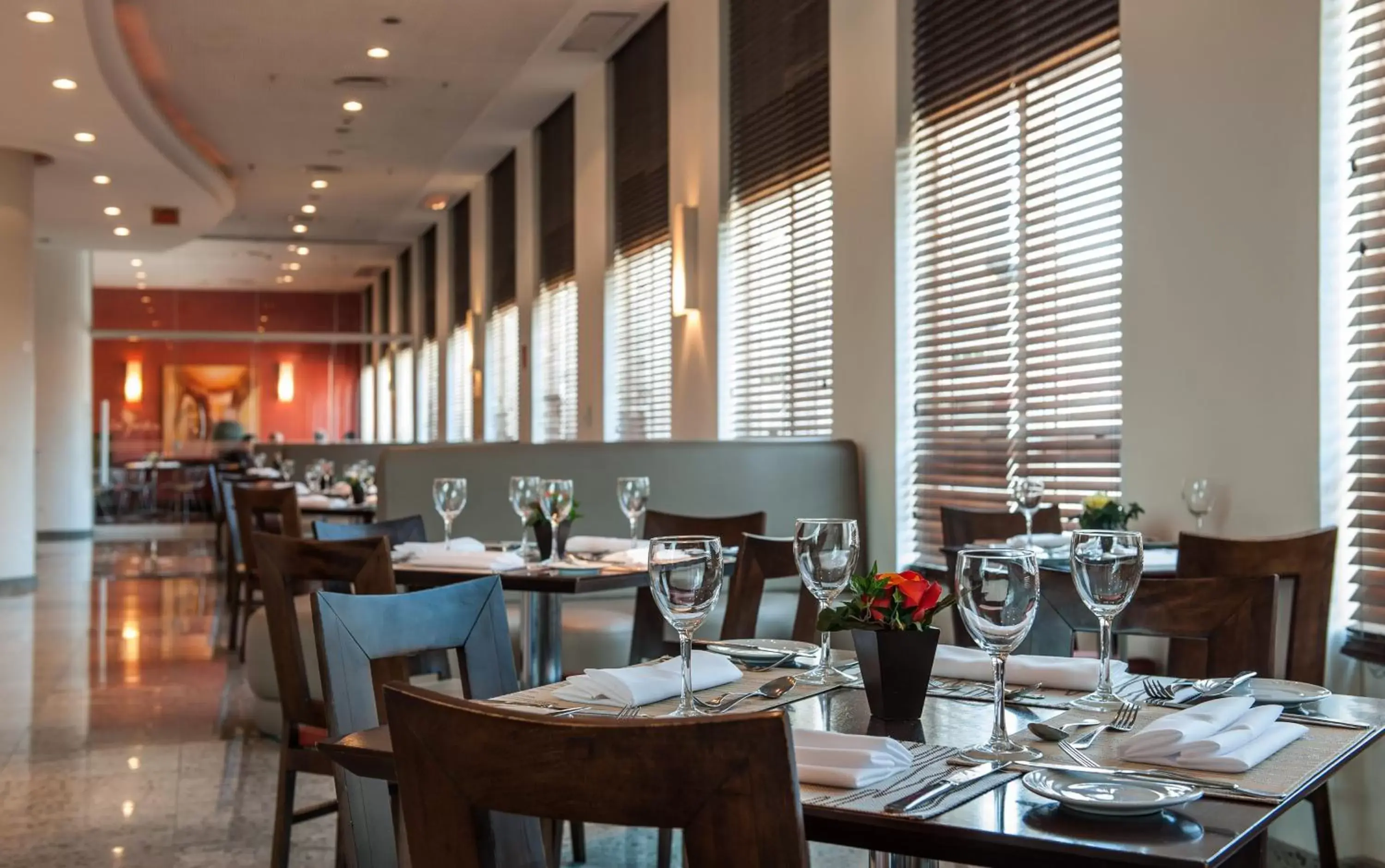 Restaurant/Places to Eat in Bourbon Joinville Convention Hotel