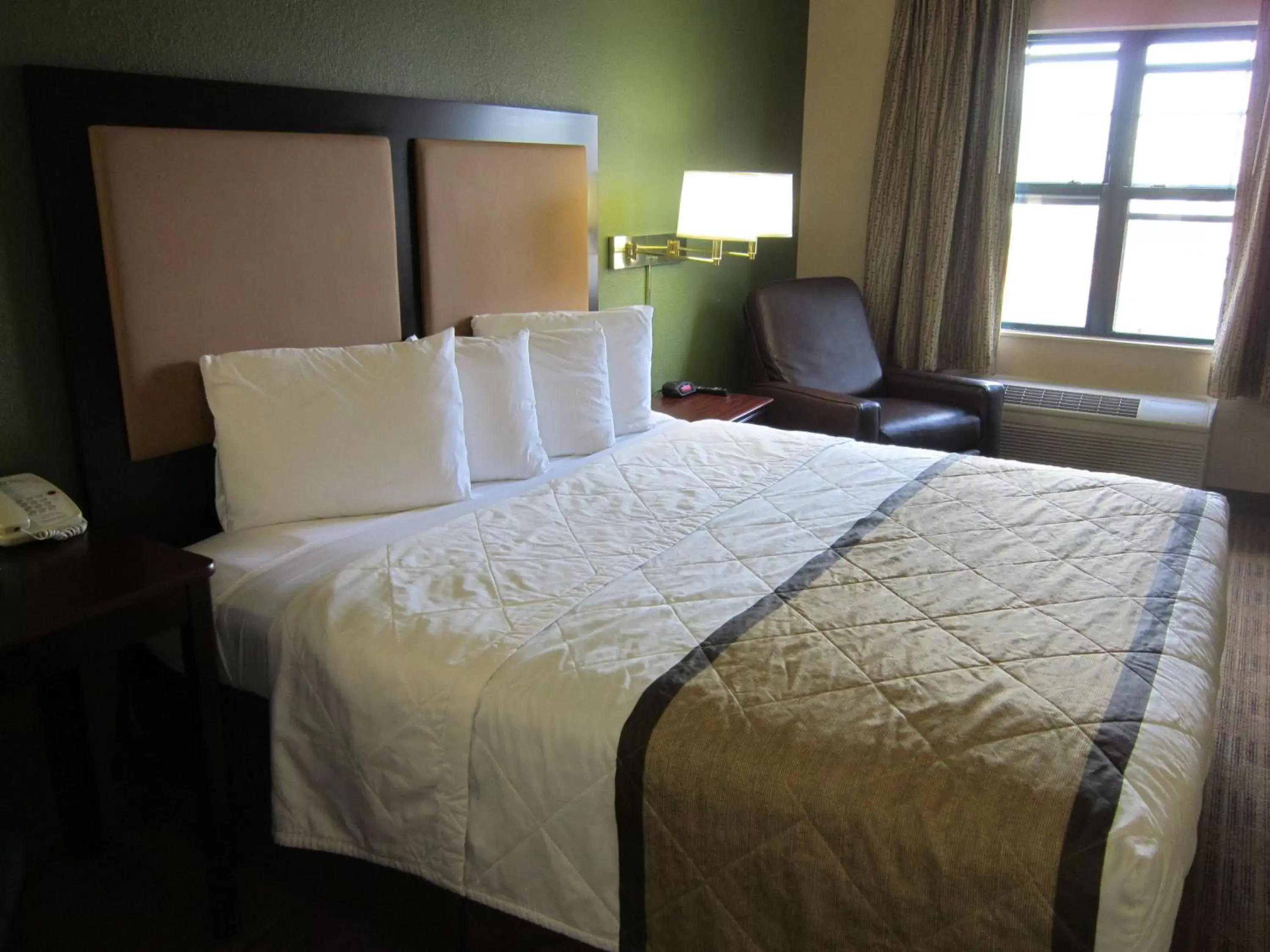 Bedroom, Bed in Extended Stay America Suites - Columbia - Columbia Corporate Park