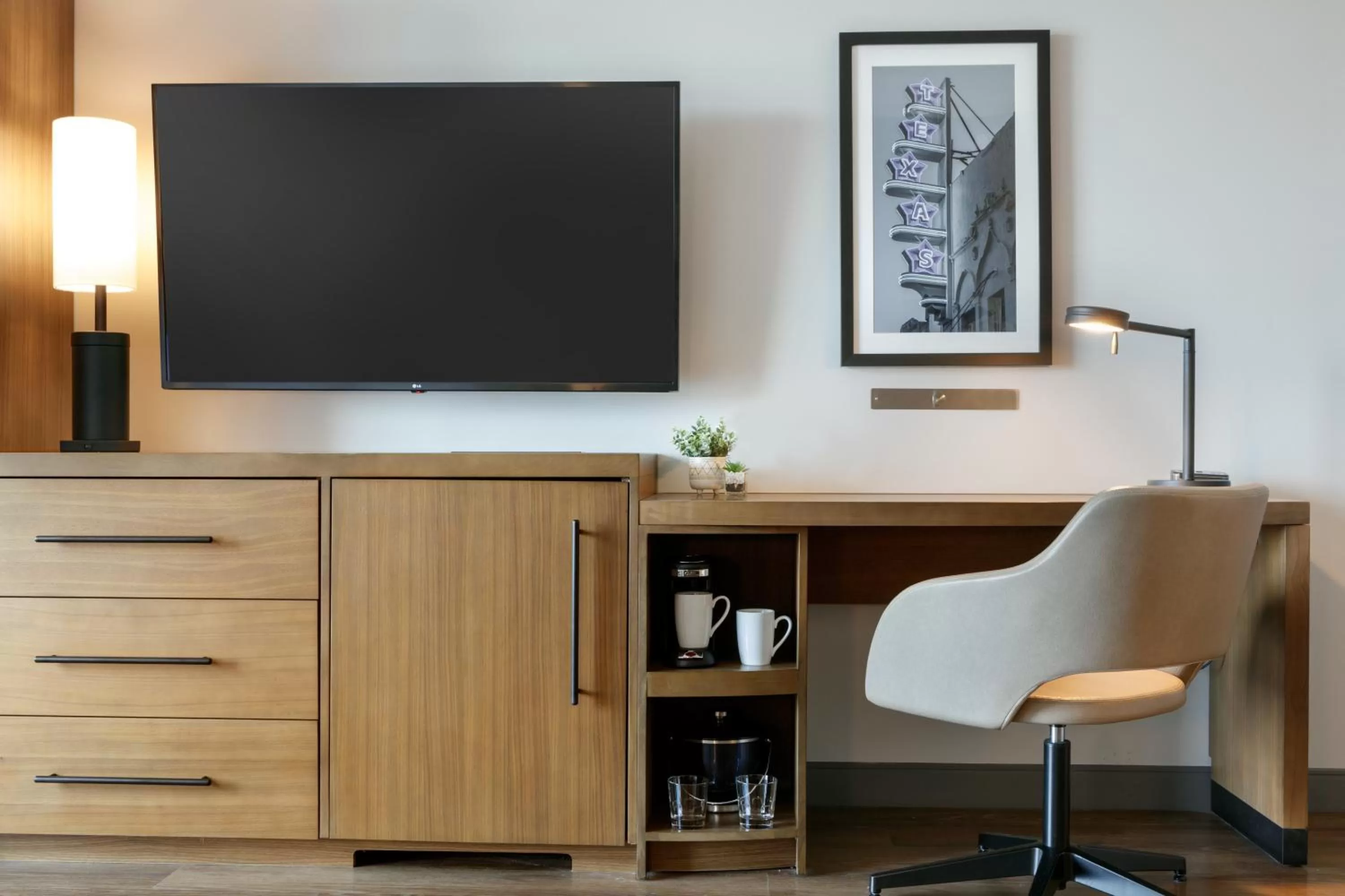 TV and multimedia in Hyatt Place Fort Worth/TCU