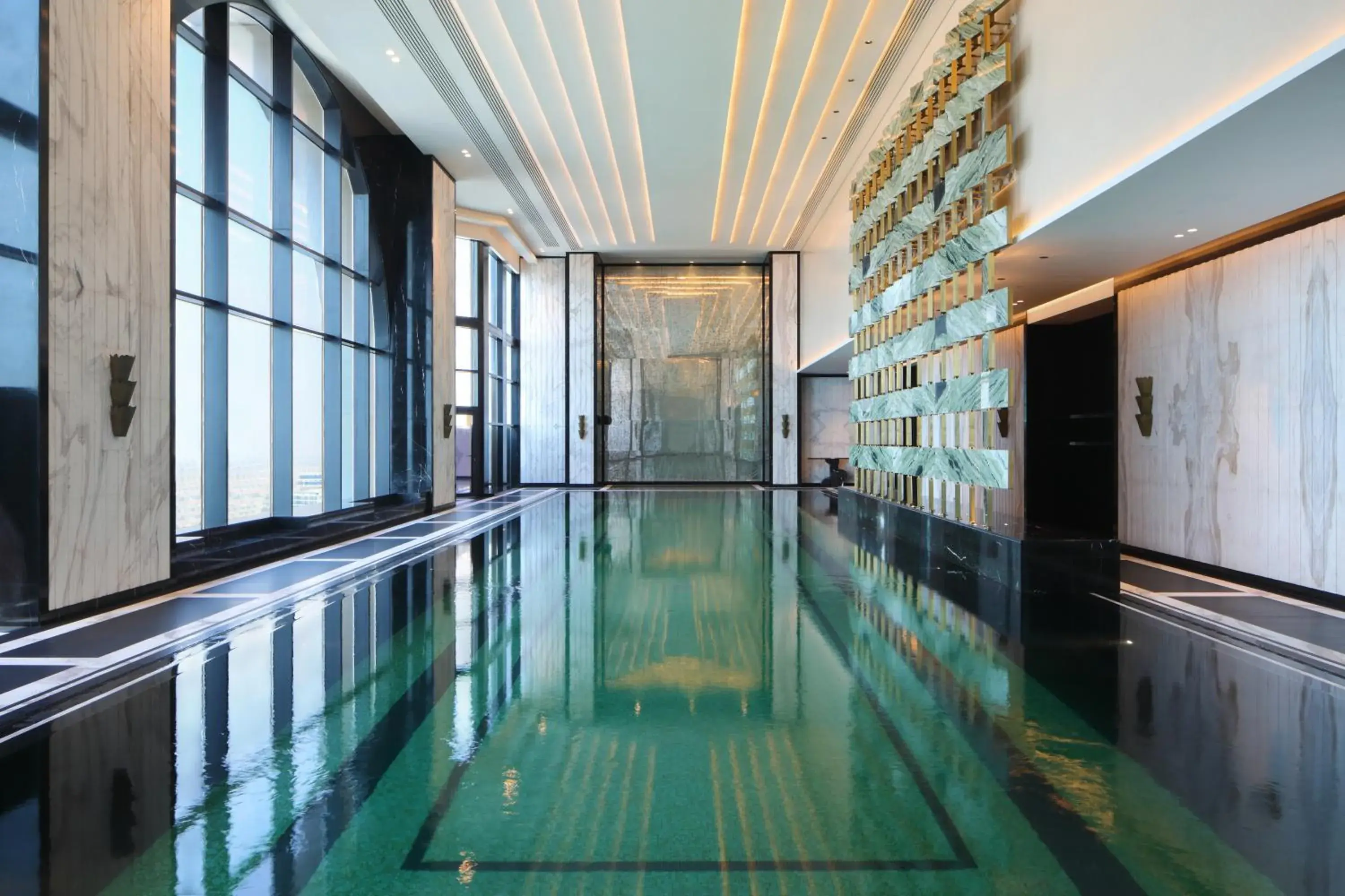 Swimming Pool in Waldorf Astoria Doha West Bay