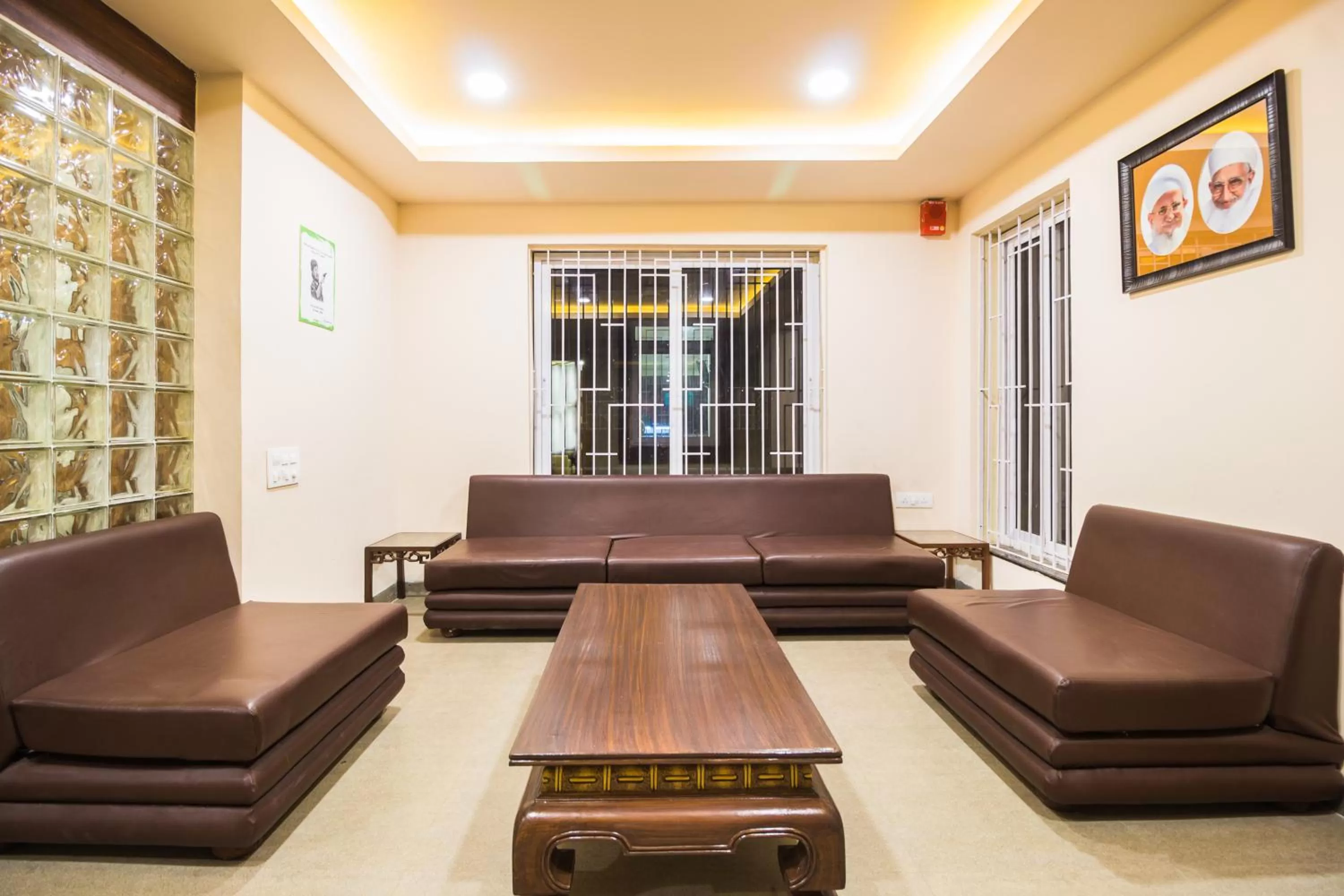 Seating area in Itsy Hotels Arastu Inn