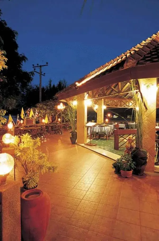 Restaurant/places to eat in Samroiyod Holiday Resort Restaurant/places to eat in Samroiyod Holiday Resort