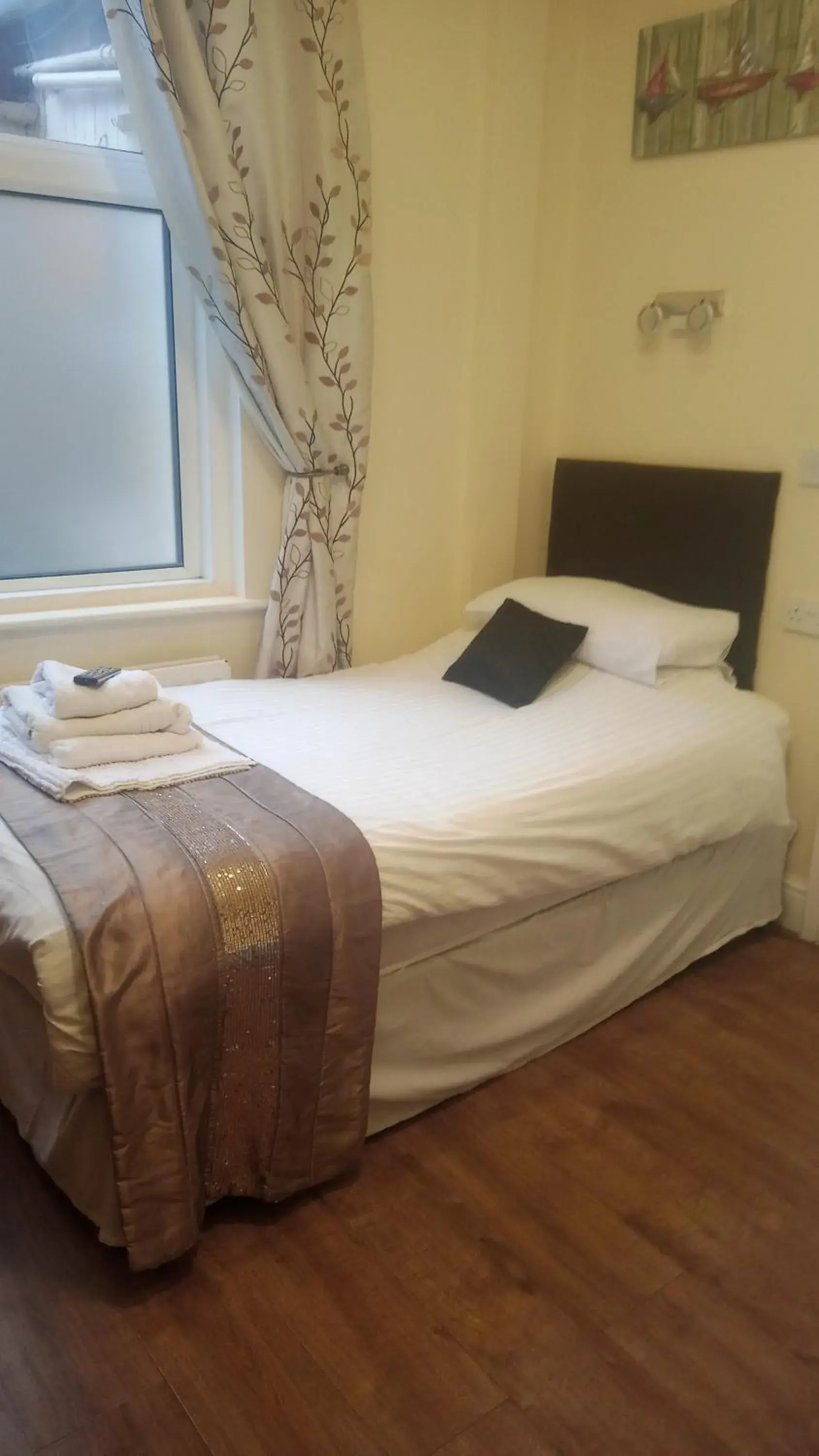 Bed in The Wilton Weymouth Bed in The Wilton Weymouth