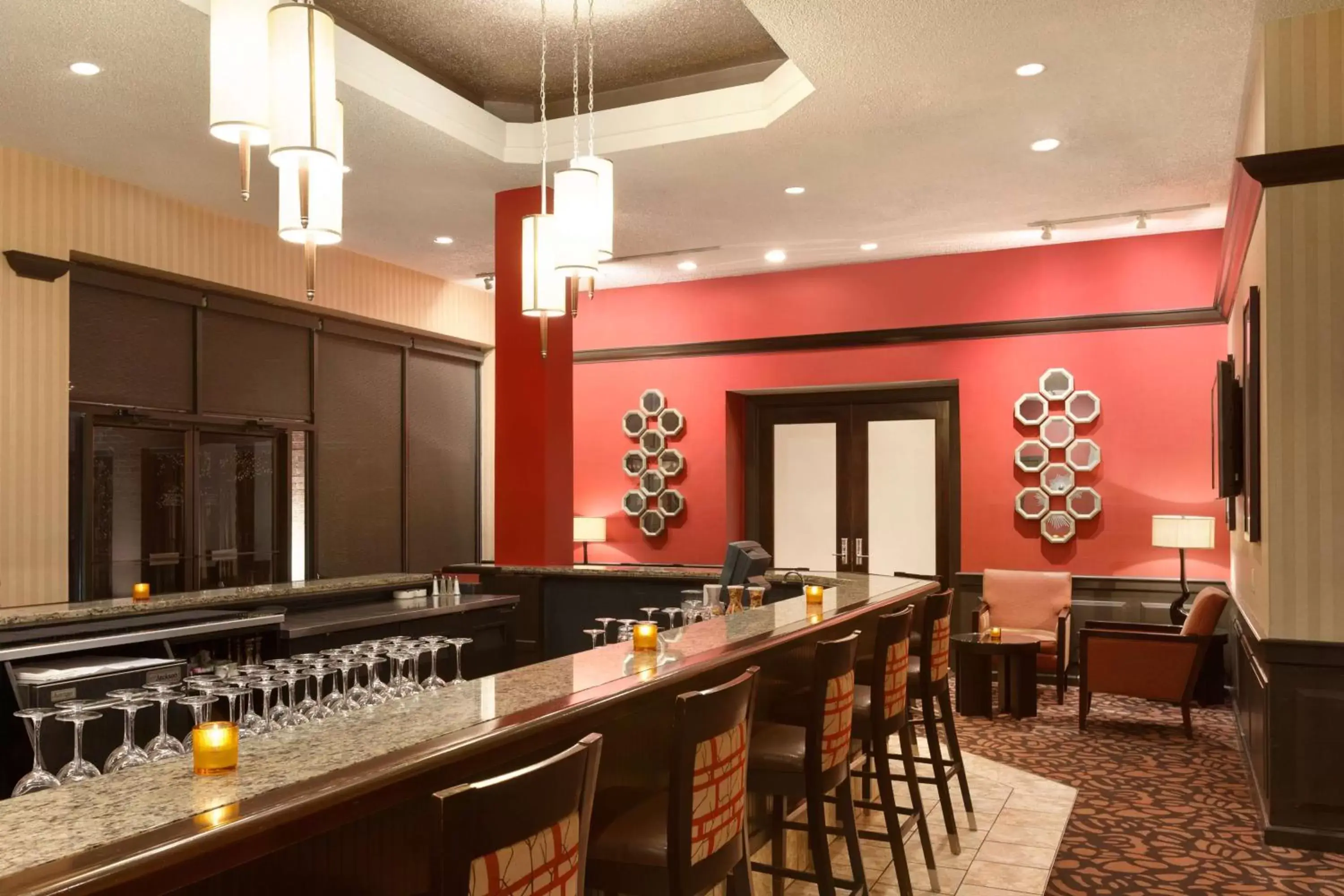 Lounge or bar in DoubleTree by Hilton Boston-Andover
