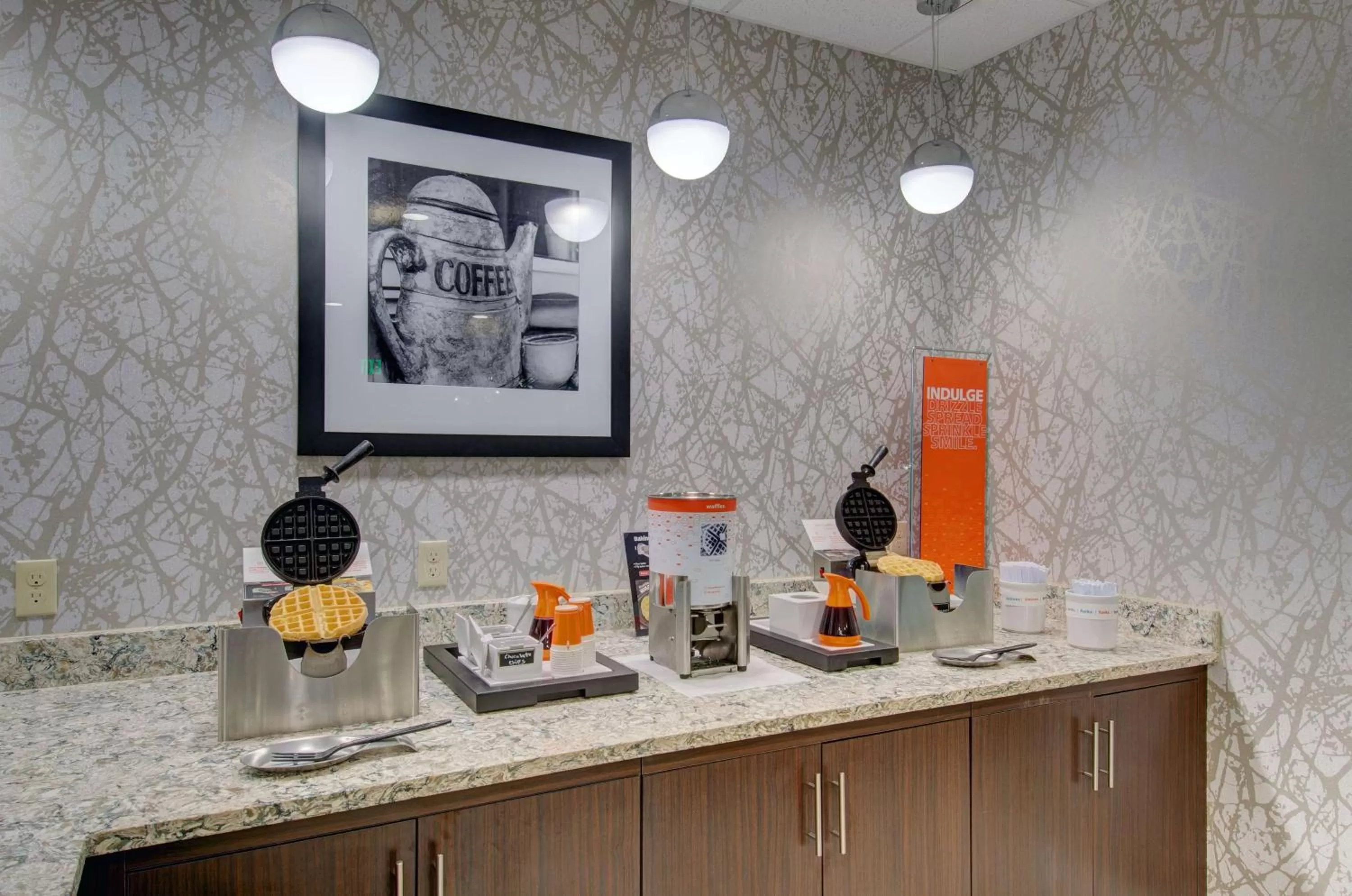 Breakfast in Hampton Inn & Suites Boston/Stoughton, Ma