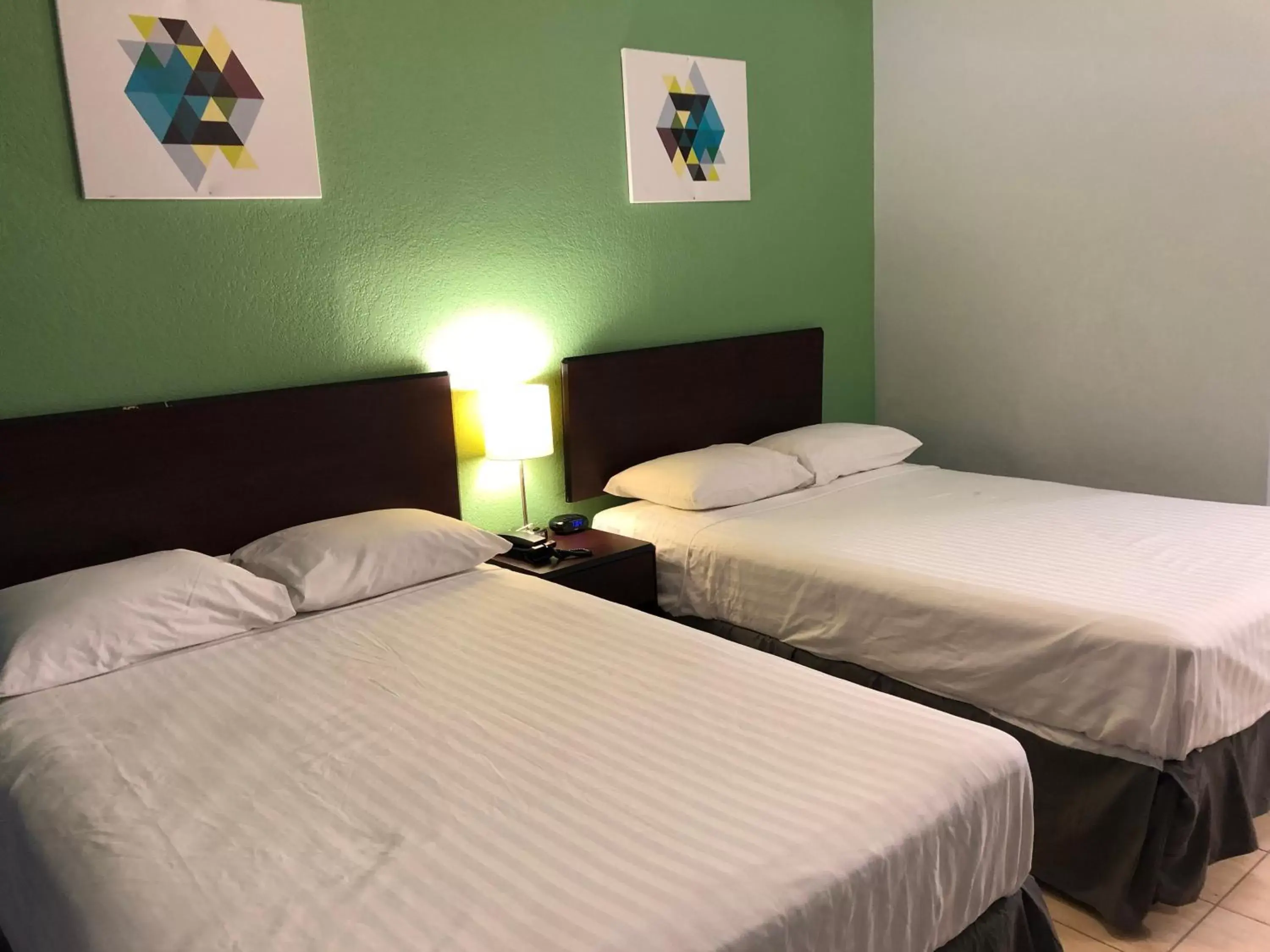 Photo of the whole room, Bed in Hwy 59 Motel Laredo Medical Center Photo of the whole room, Bed in Hwy 59 Motel Laredo Medical Center