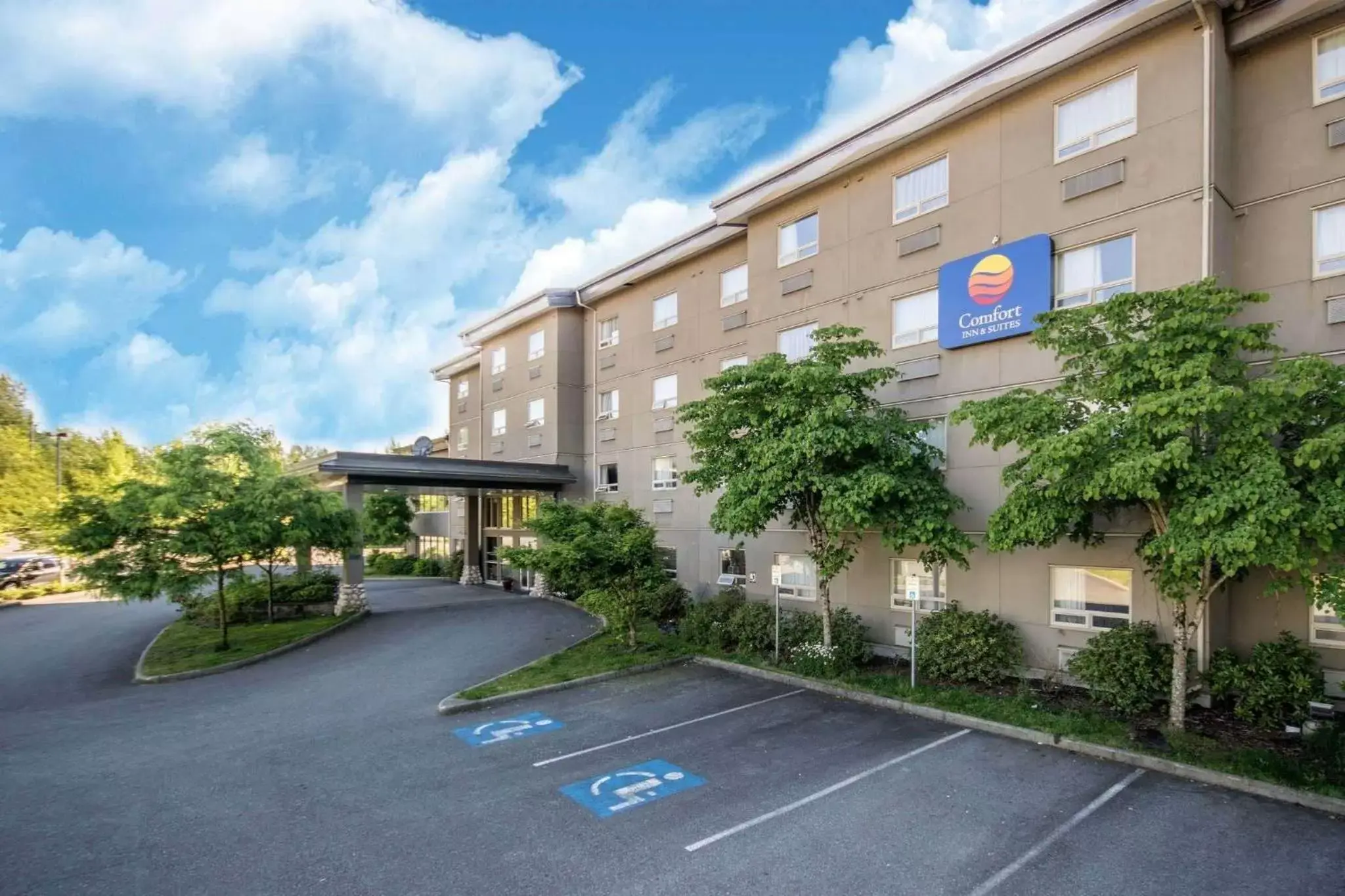 Property Building in Comfort Inn & Suites Langley