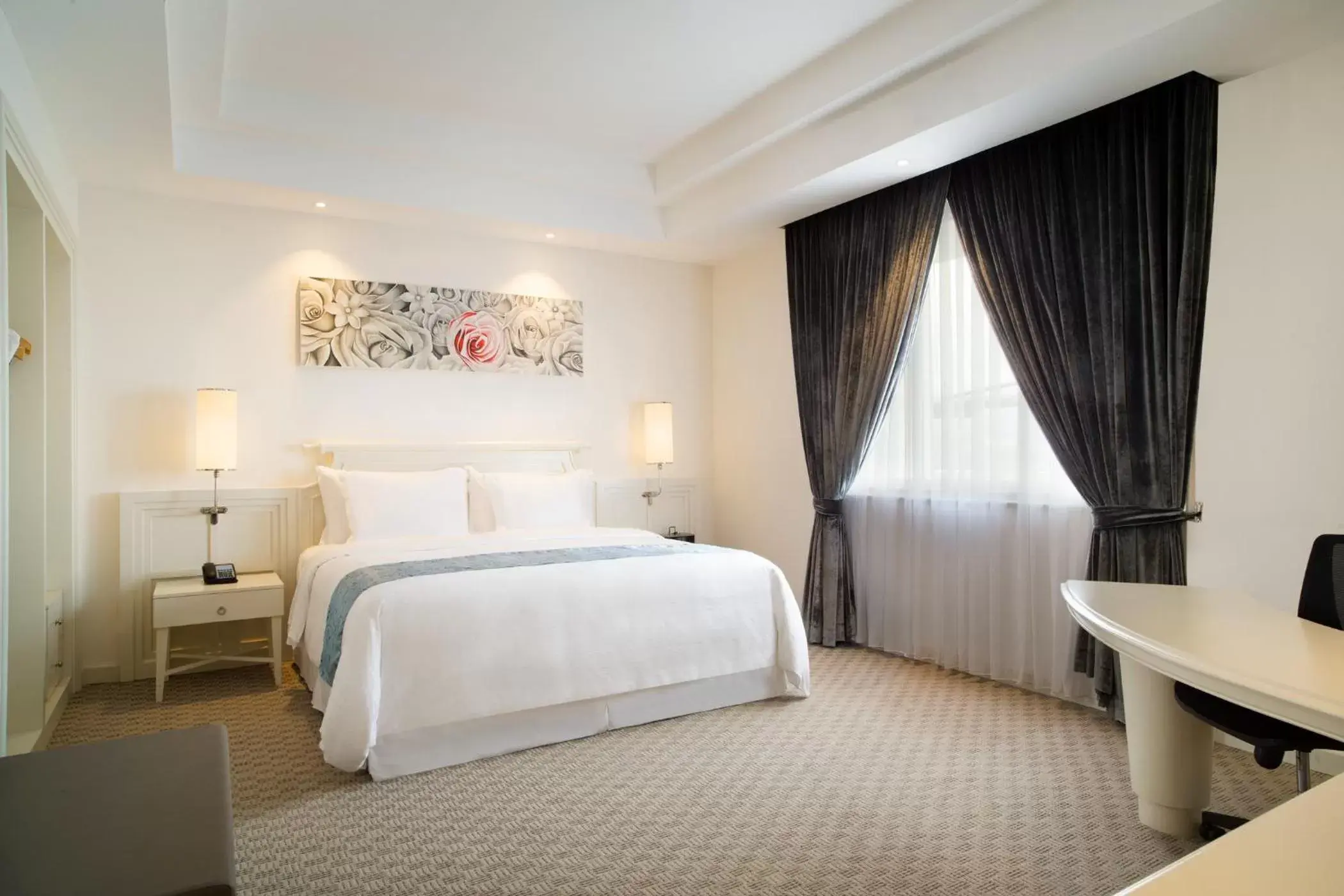 Bedroom, Bed in Four Points by Sheraton Bandung