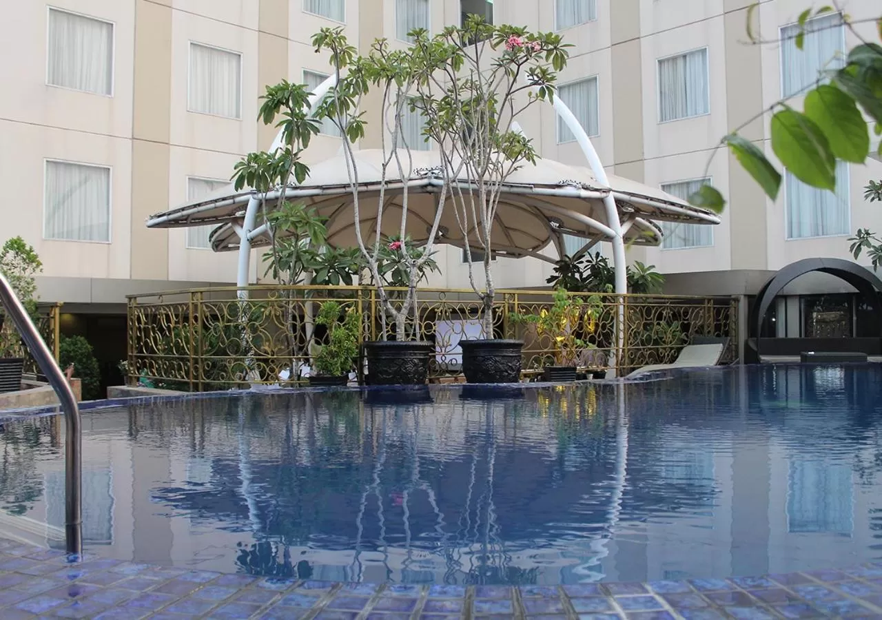 Swimming pool in Sapphire Sky Hotel & Conference