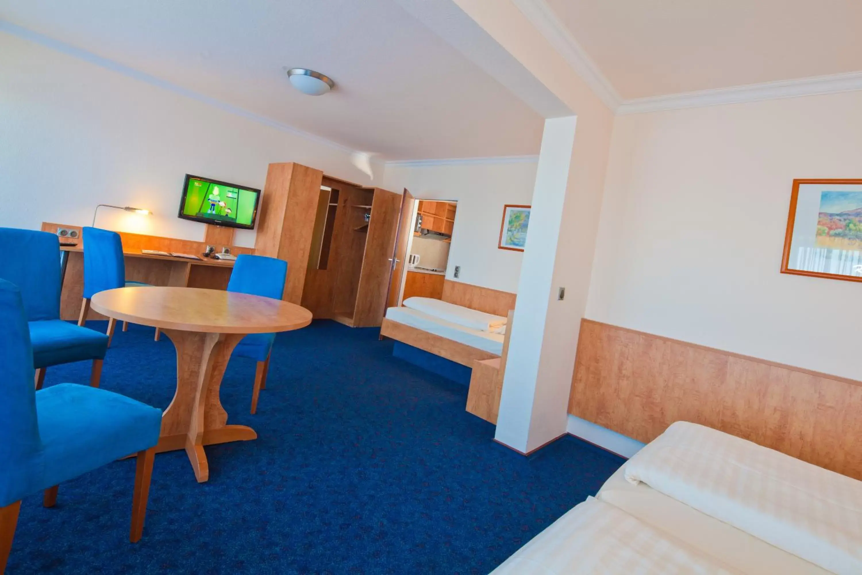 Photo of the whole room, Seating Area in Apartment-Hotel Hamburg Mitte