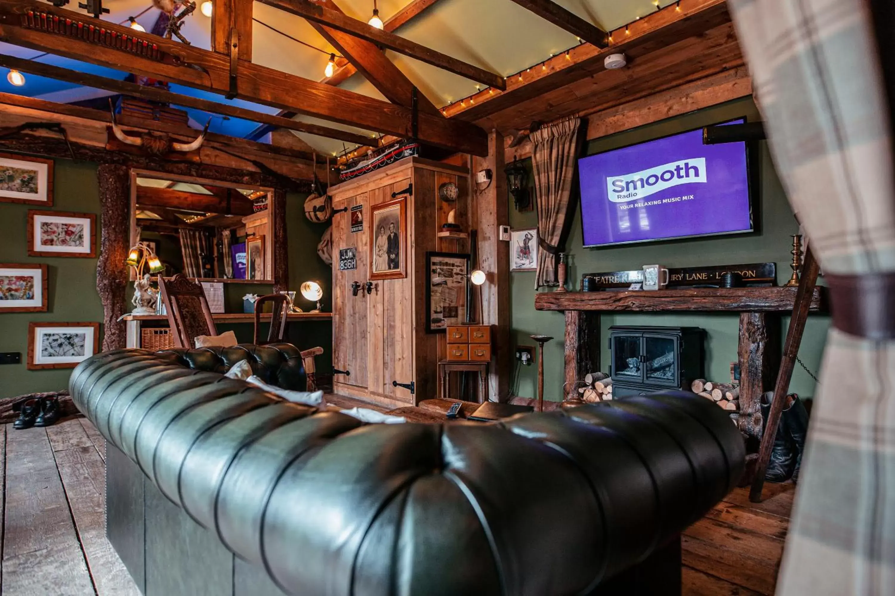 Log Cabin with Hot Tub in South Causey Inn Log Cabin with Hot Tub in South Causey Inn