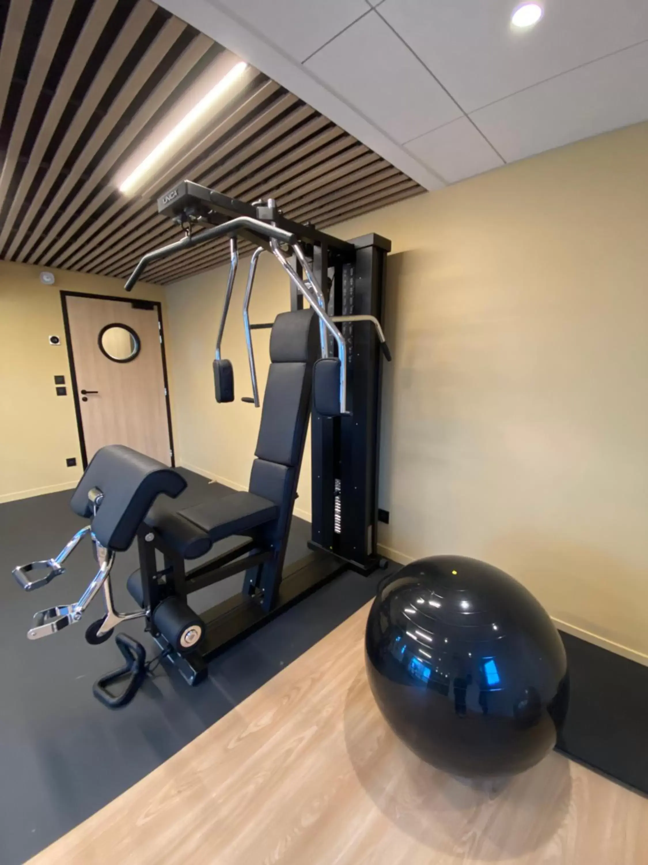 Fitness centre/facilities, Fitness Center/Facilities in Brit Hotel Piscine & Spa - Fougères