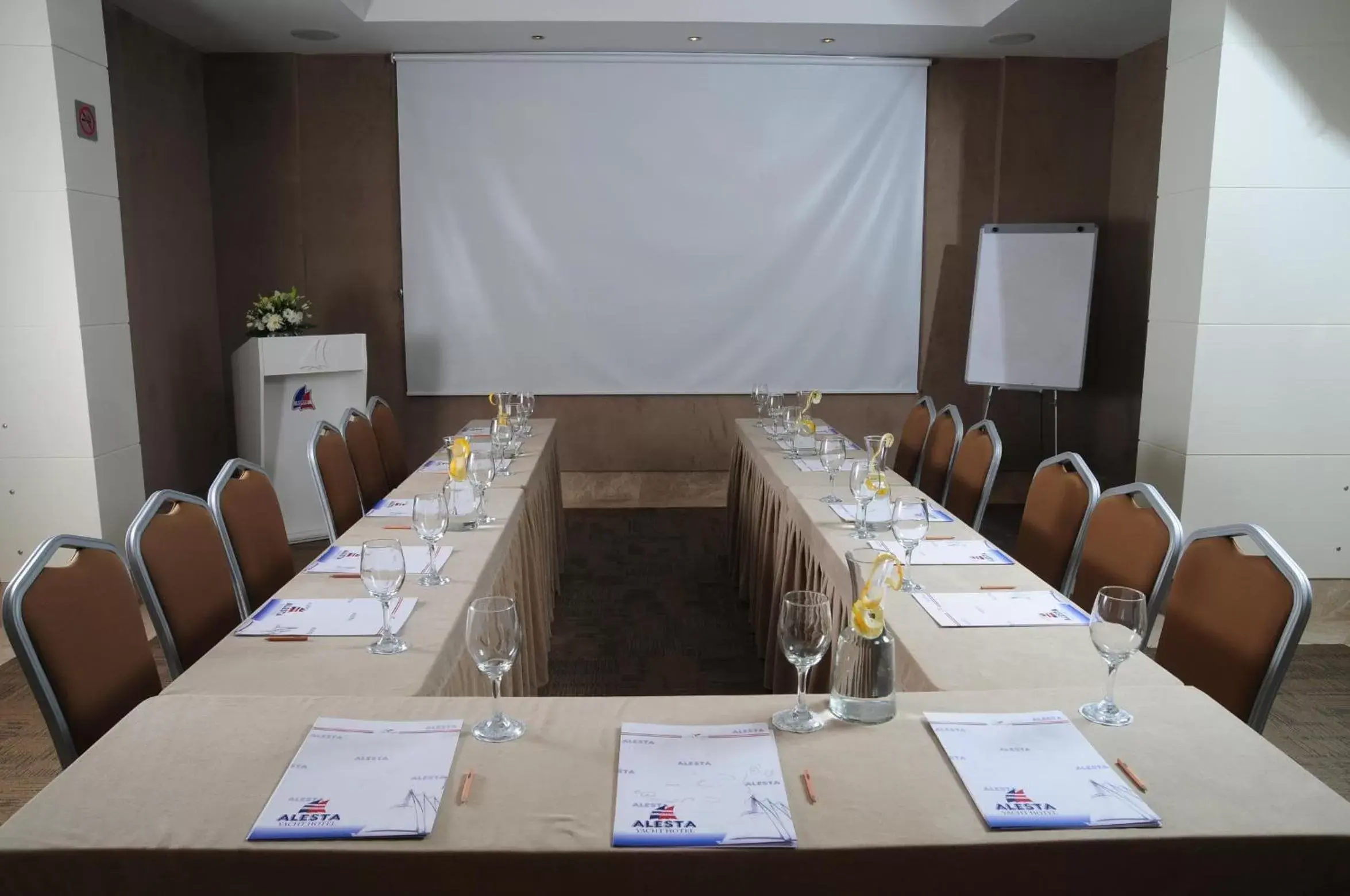 Business facilities in Alesta Yacht Hotel