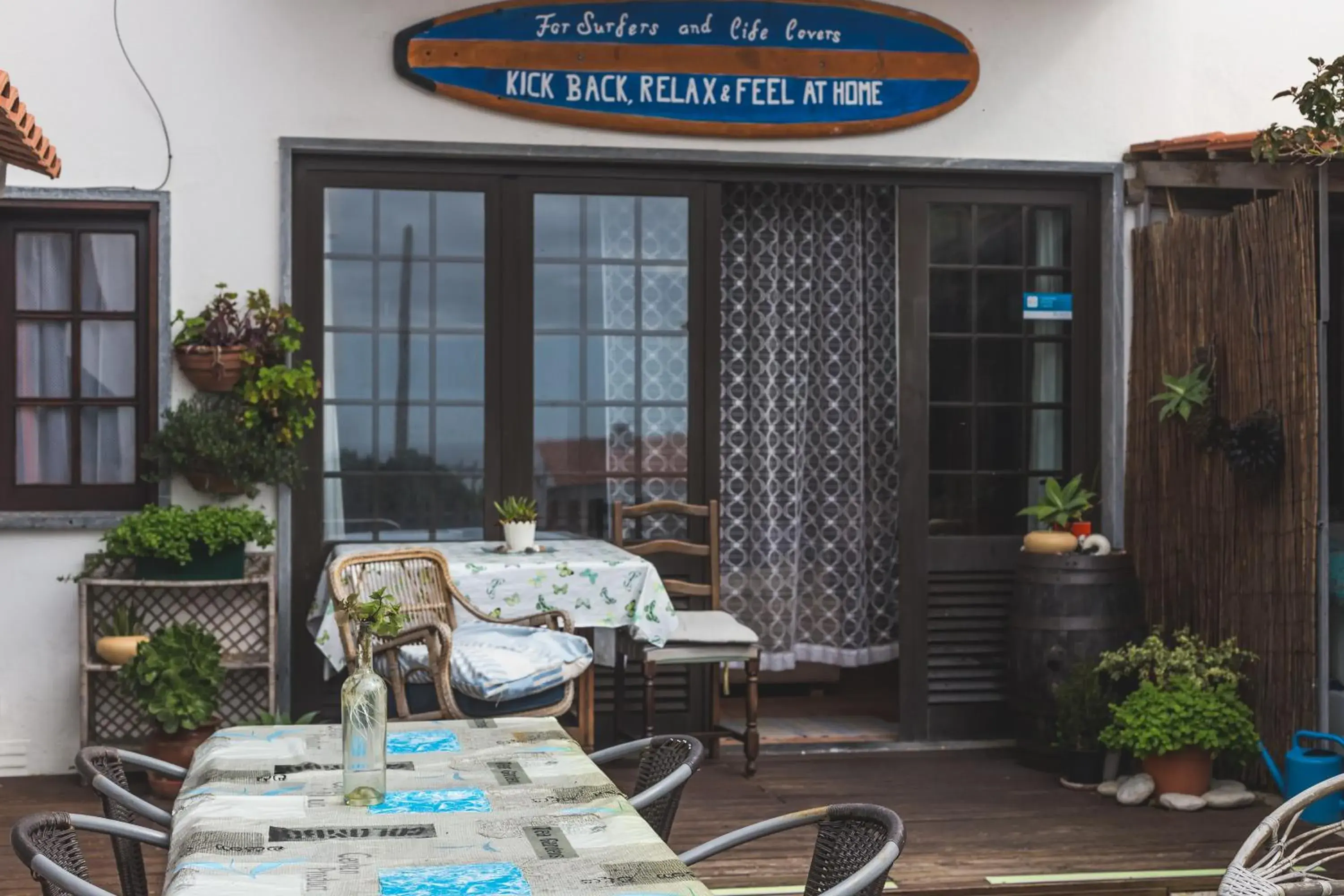 Patio, Restaurant/Places to Eat in Ericeira Chill Hill Hostel & Private Rooms - Peach Garden