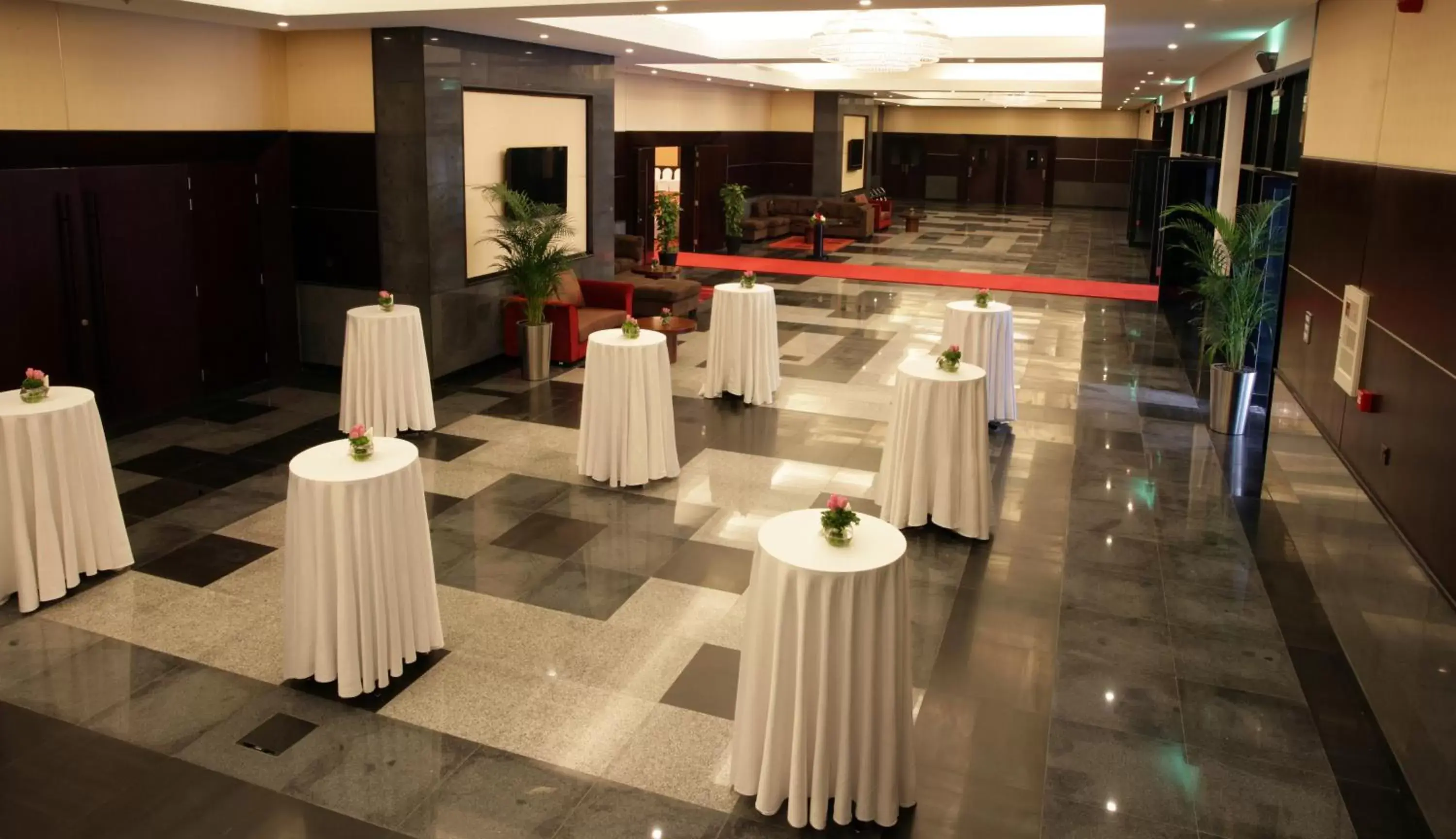 Banquet/Function facilities, Lounge/Bar in Ramada Hotel & Suites by Wyndham Ajman